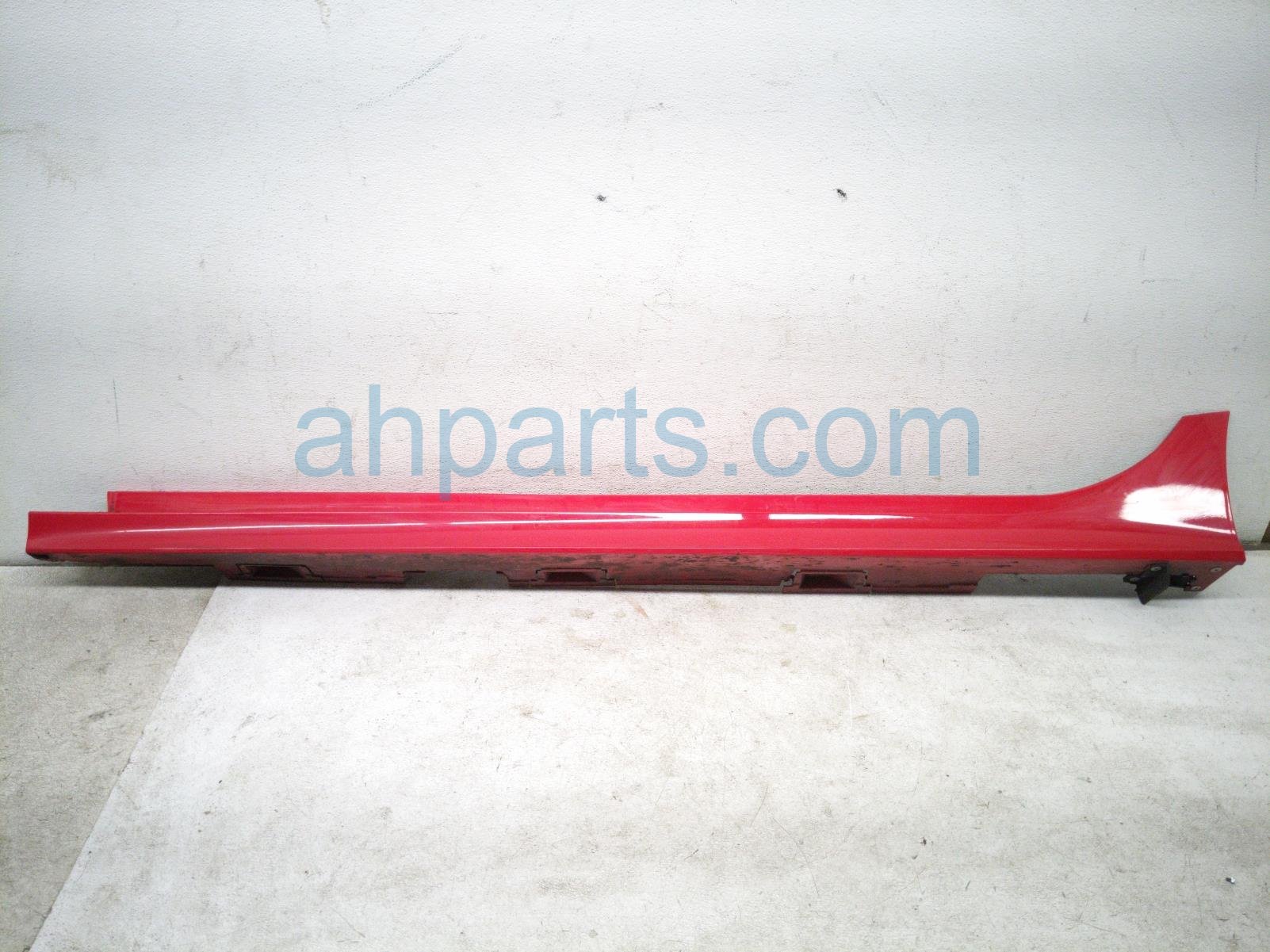 Honda LH SIDE SKIRT / MOLDING - RED