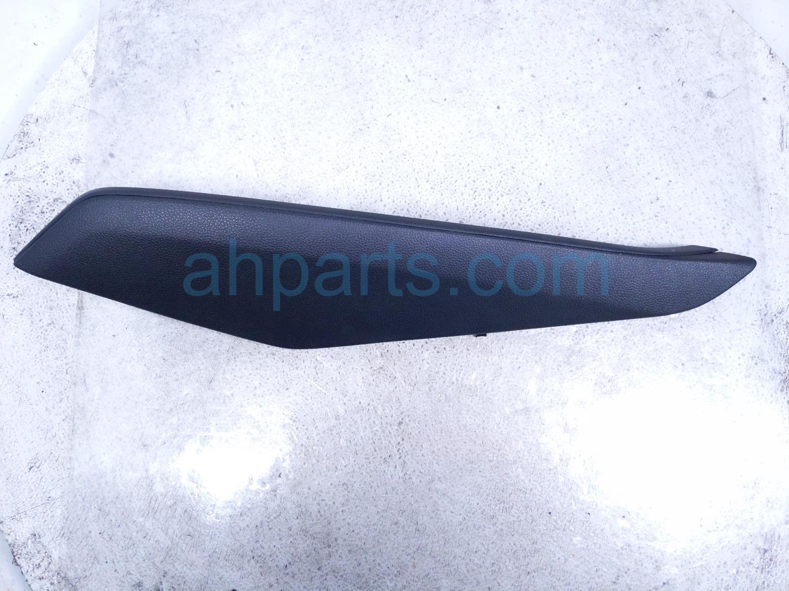 Honda LH CONSOLE SIDE TRIM GARNISH-BLK