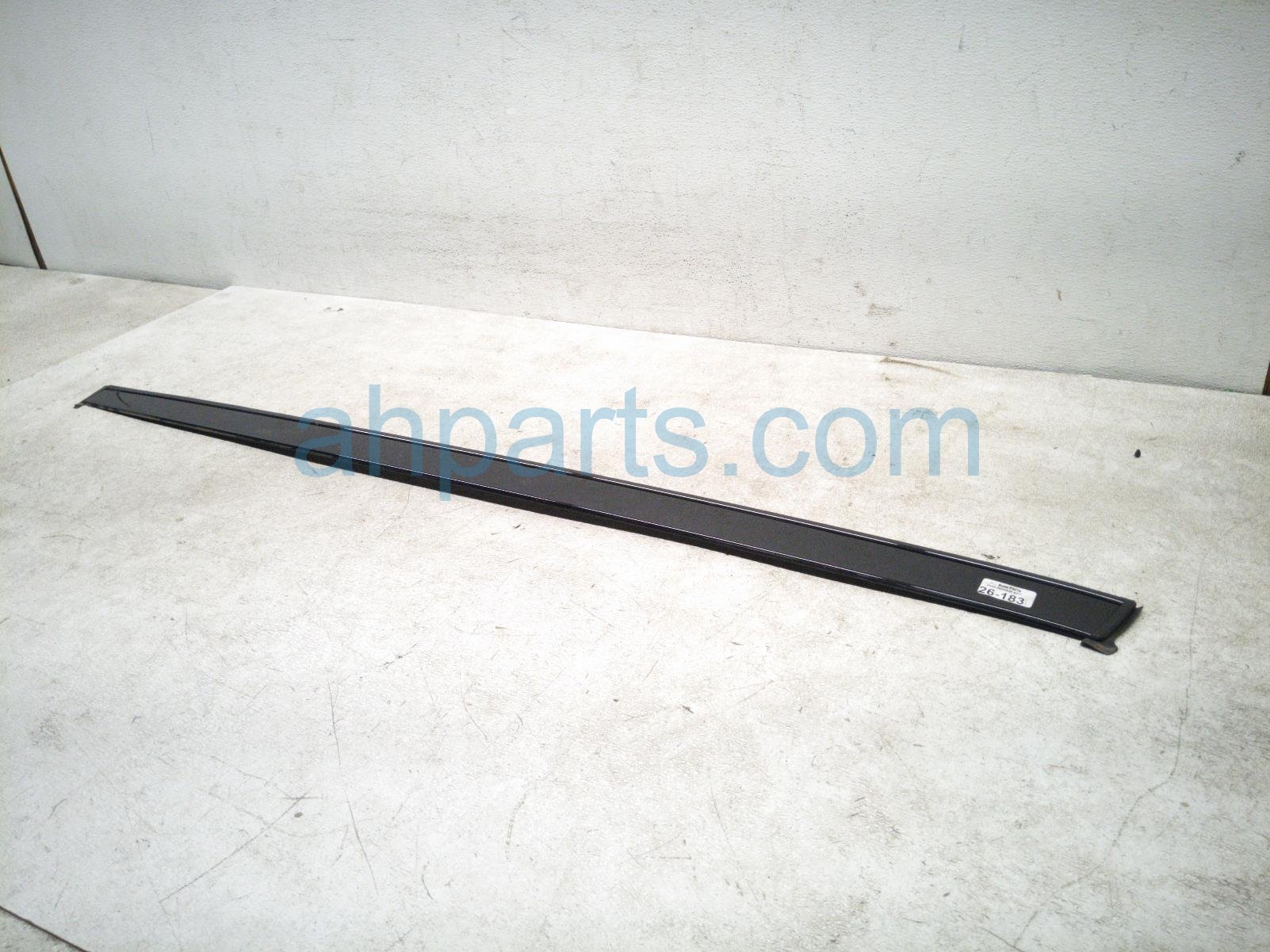 2020 Land Rover Range Rover Sport Passenger Roof Weatherstrip Molding LR109388 Replacement 2020 Land Rover Range Rover Sport Passenger Roof Weatherstrip Molding LR109388 Replacement thumbnail