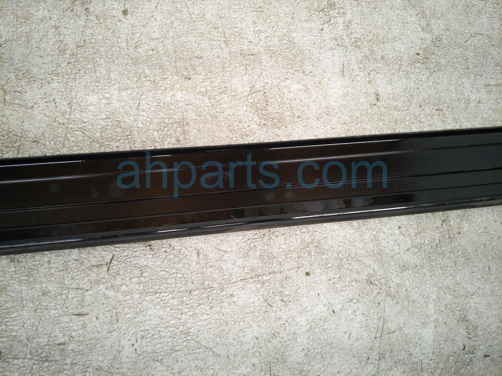 2020 Land Rover Range Rover Sport Passenger Roof Weatherstrip Molding LR109388 Replacement 2020 Land Rover Range Rover Sport Passenger Roof Weatherstrip Molding LR109388 Replacement thumbnail