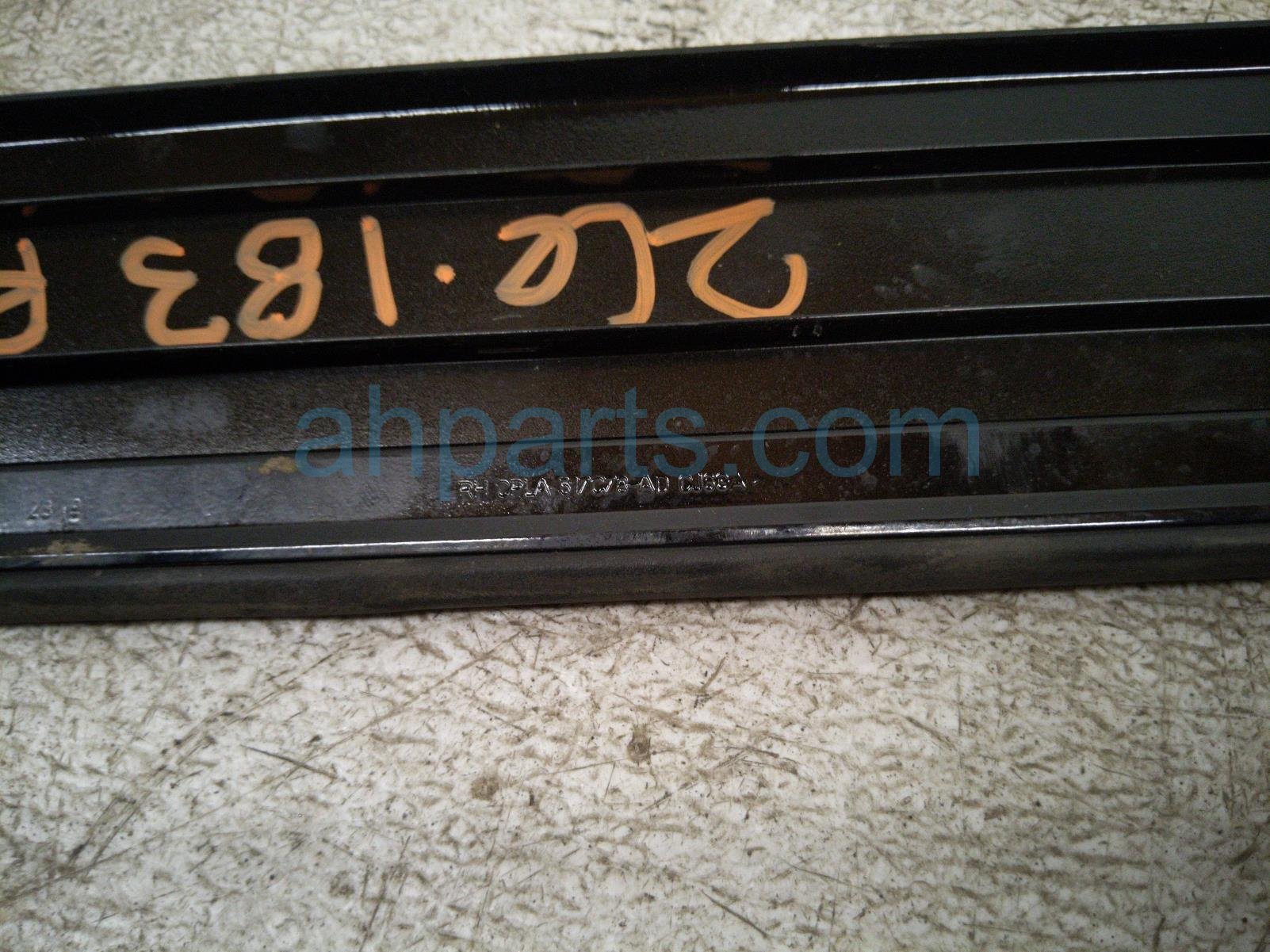 2020 Land Rover Range Rover Sport Passenger Roof Weatherstrip Molding LR109388 Replacement 2020 Land Rover Range Rover Sport Passenger Roof Weatherstrip Molding LR109388 Replacement thumbnail