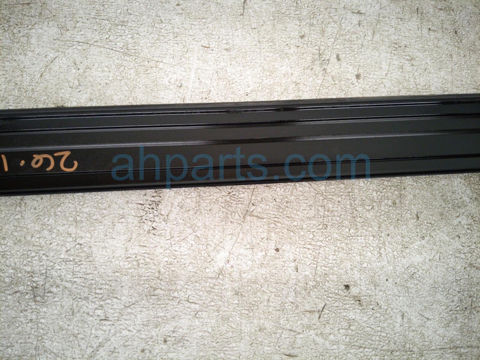 2020 Land Rover Range Rover Sport Driver Roof Weatherstrip Molding LR109389 Replacement 2020 Land Rover Range Rover Sport Driver Roof Weatherstrip Molding LR109389 Replacement thumbnail