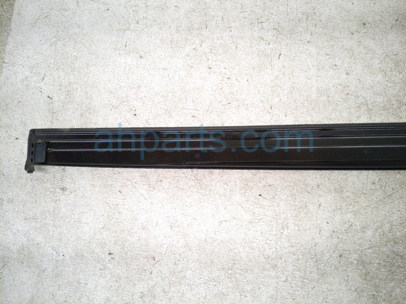 2020 Land Rover Range Rover Sport Driver Roof Weatherstrip Molding LR109389 Replacement 2020 Land Rover Range Rover Sport Driver Roof Weatherstrip Molding LR109389 Replacement thumbnail