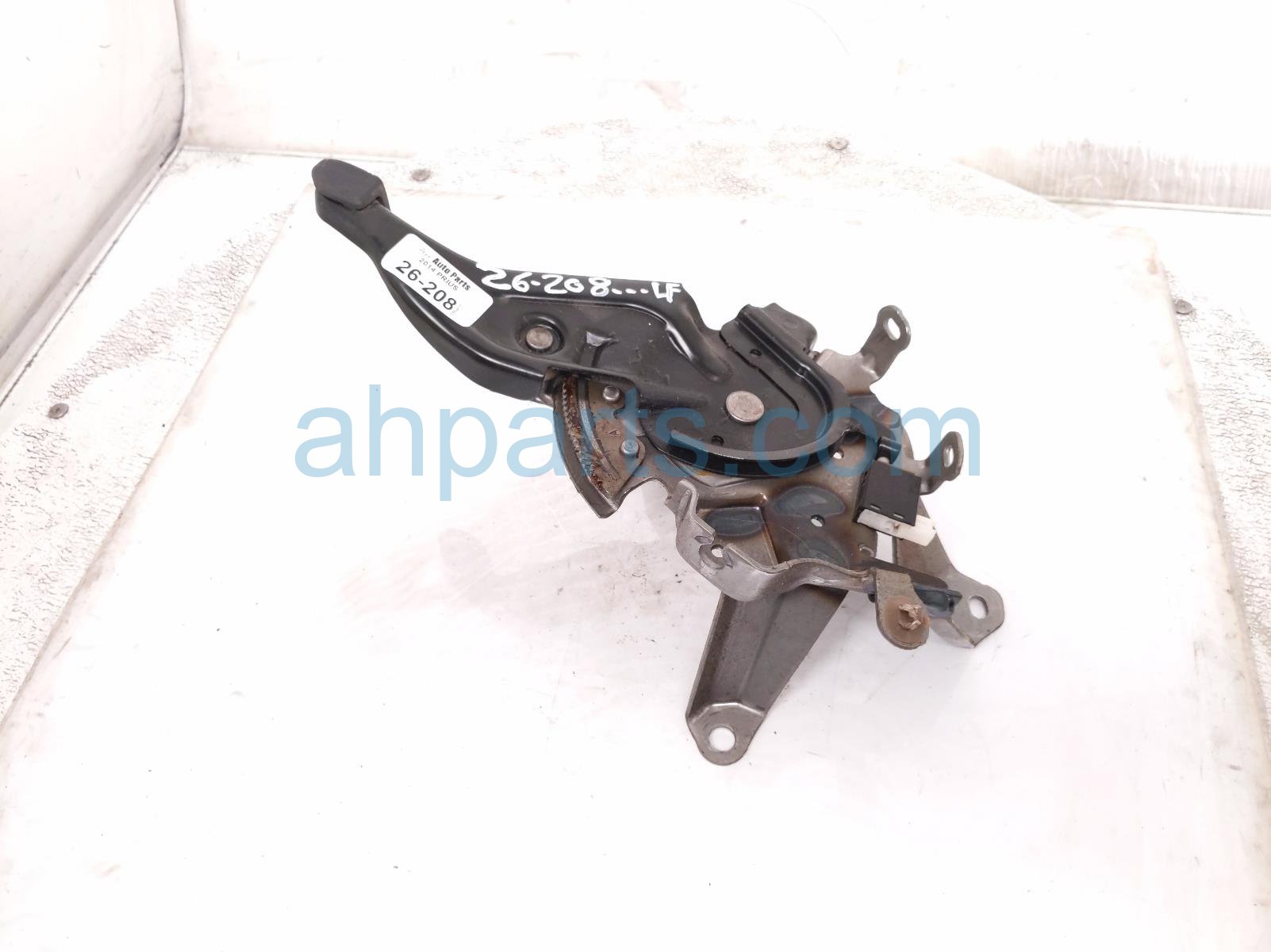 Toyota PARKING BRAKE PEDAL ASSY - LH