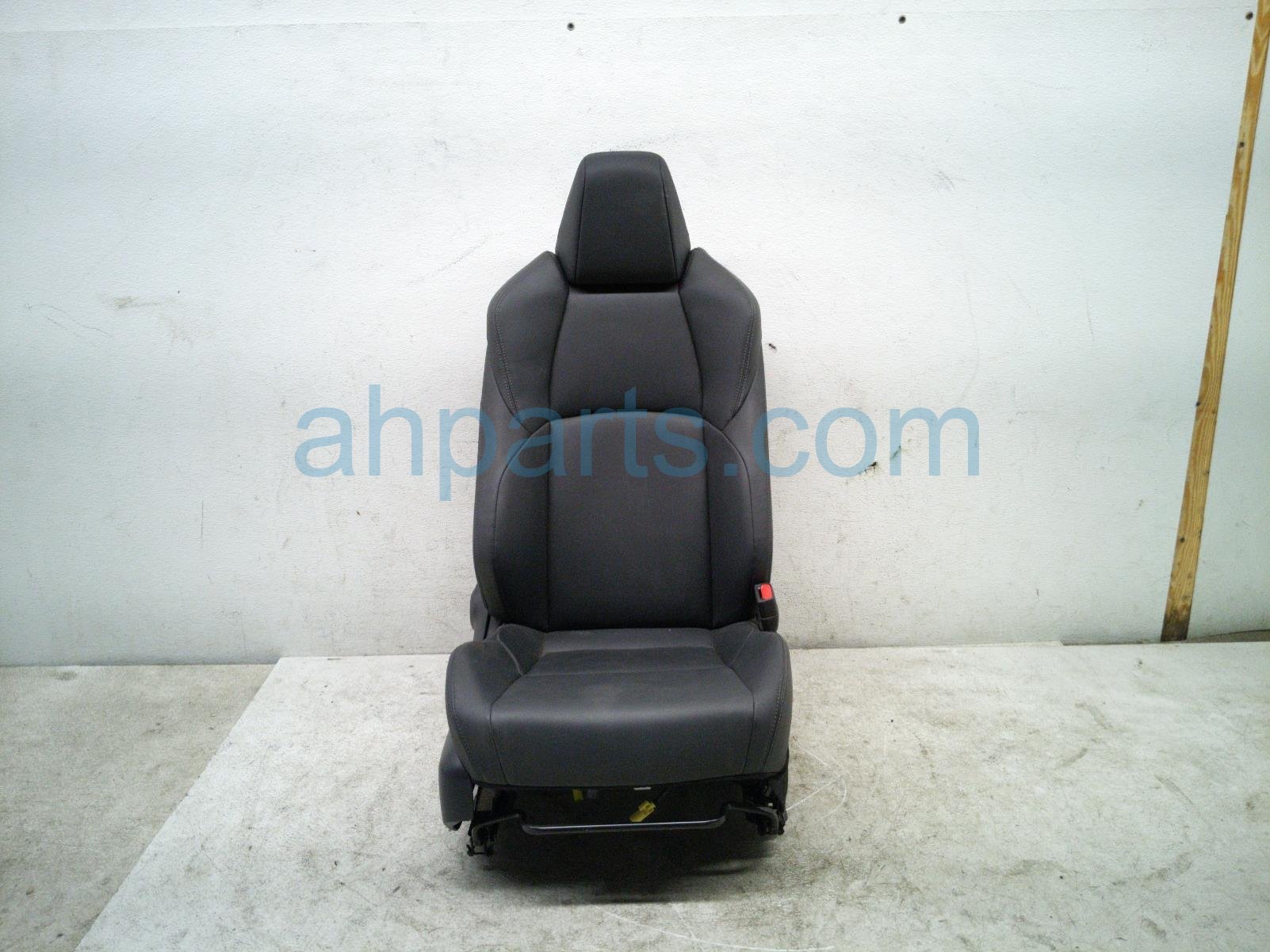 Toyota FR/RH SEAT - BLACK - W/ AIRBAG