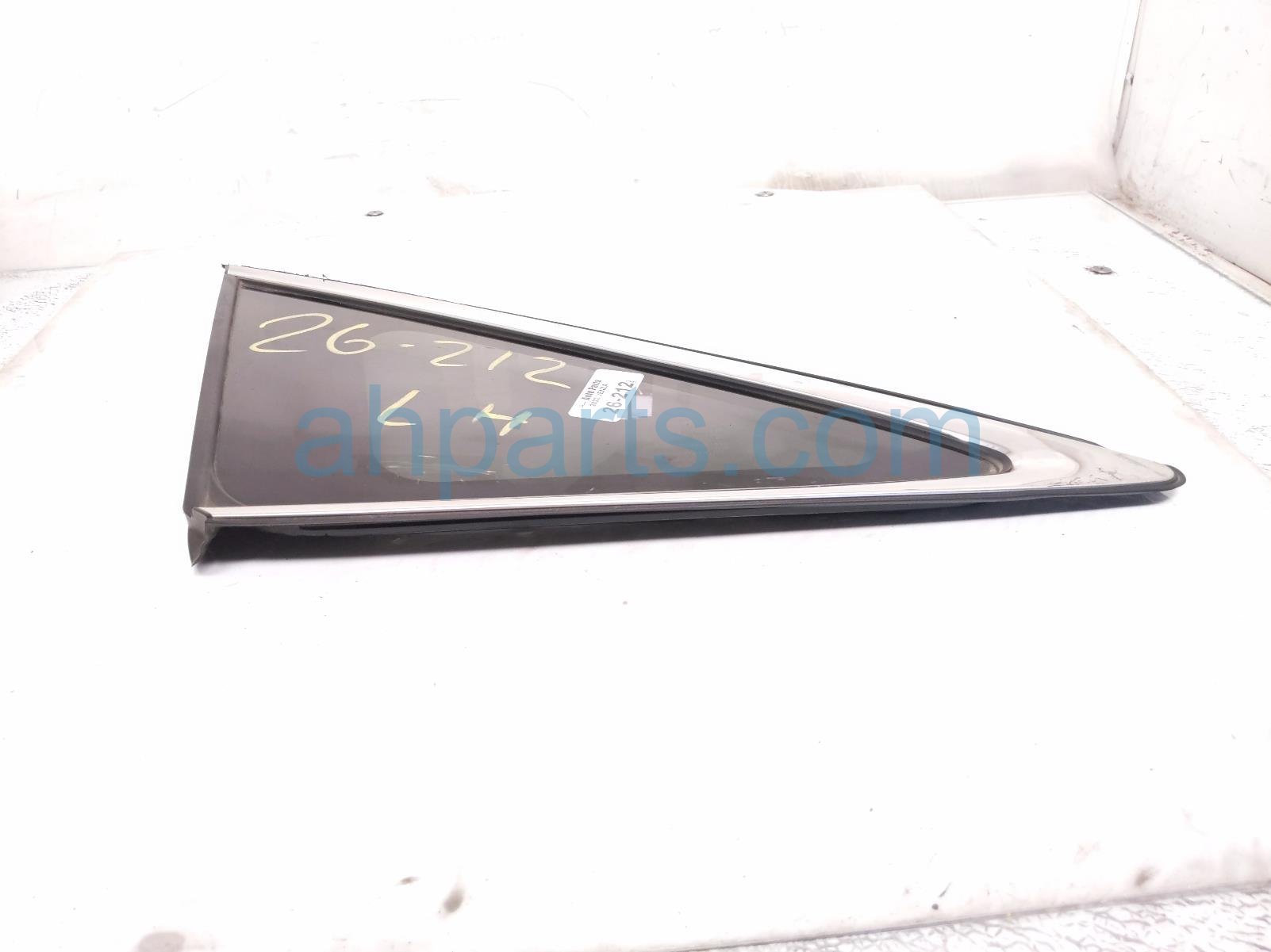Toyota LH QUARTER WINDOW GLASS