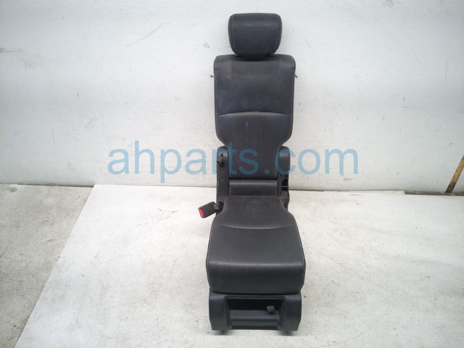 Honda 2ND ROW CTR SEAT ASSY - BLK LTHR