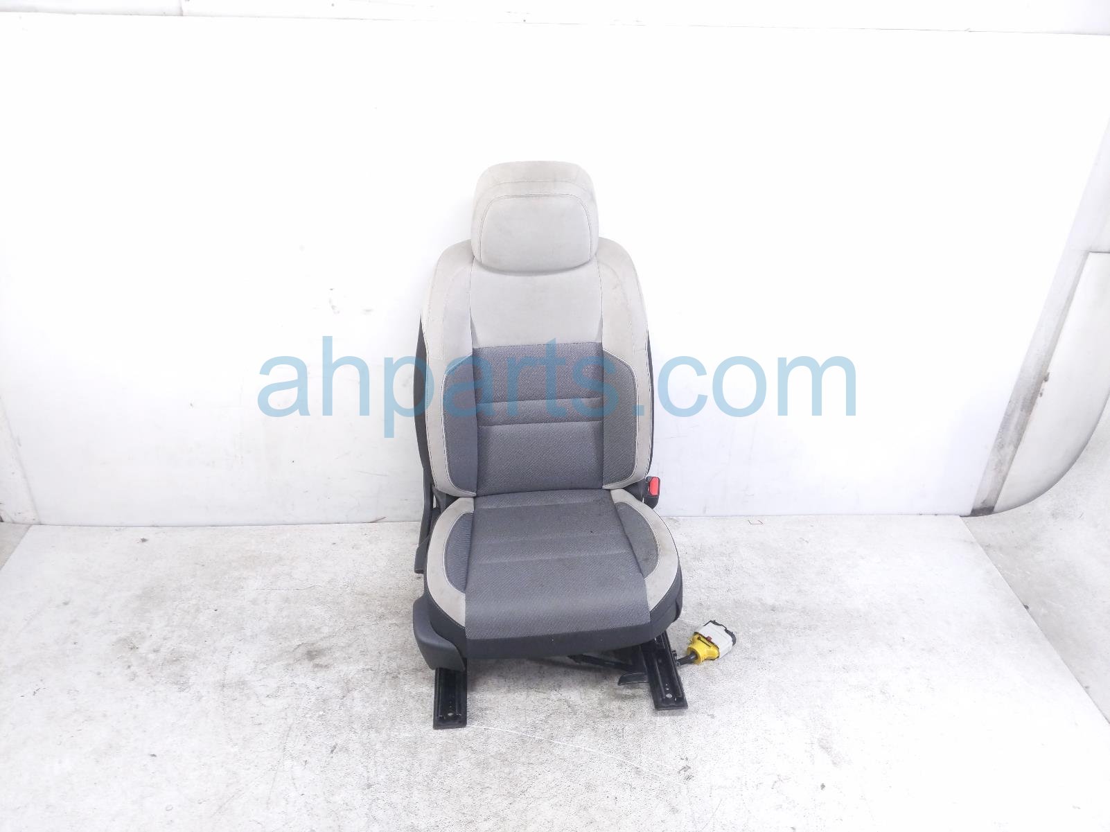 Honda FR/LH SEAT - GREY - BLOWN AIRBAG