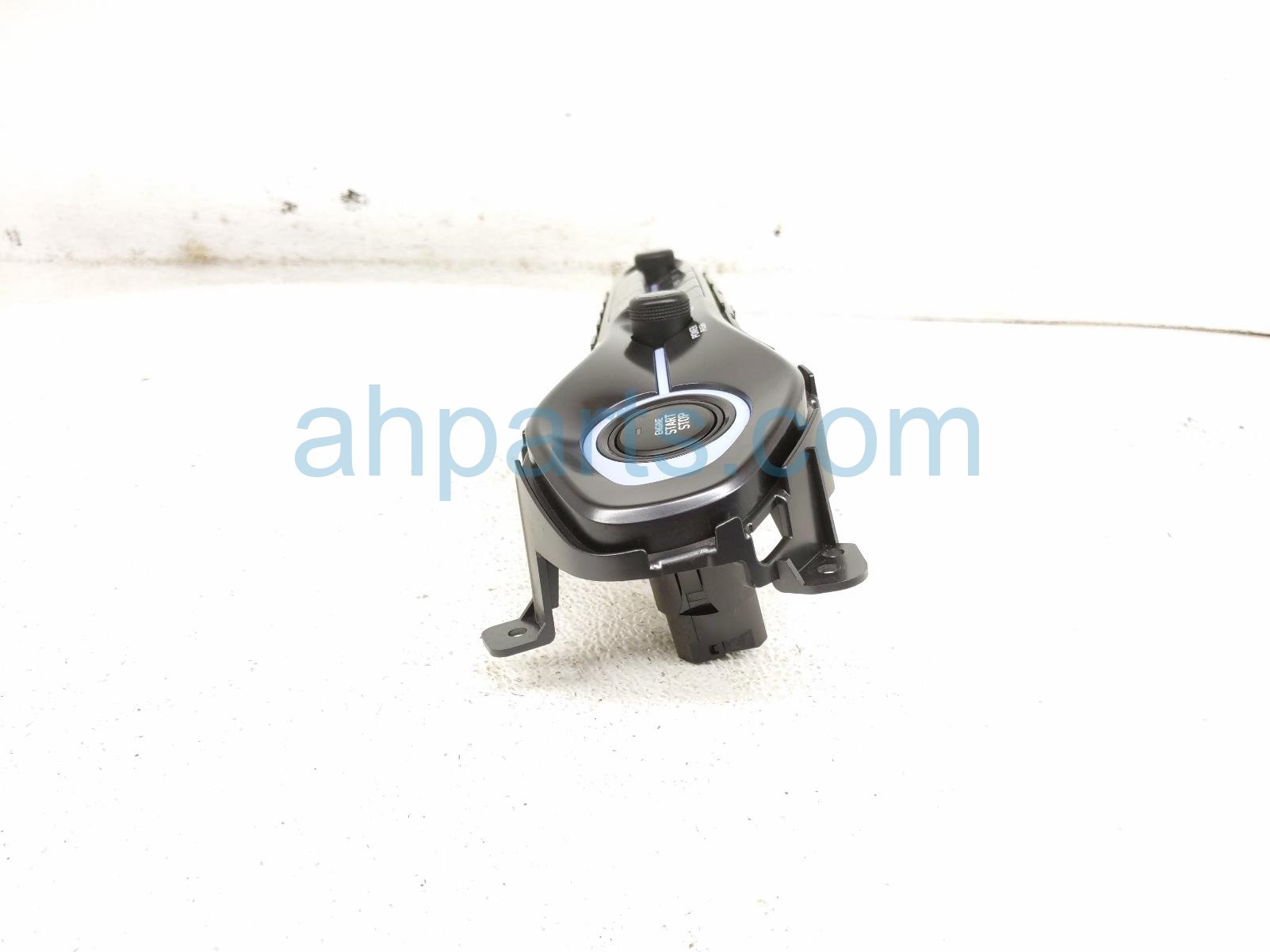 2020 Hyundai Veloster Audio/radio Control Panel 96540 J3000 MPP Replacement 2020 Hyundai Veloster Audio/radio Control Panel 96540 J3000 MPP Replacement thumbnail