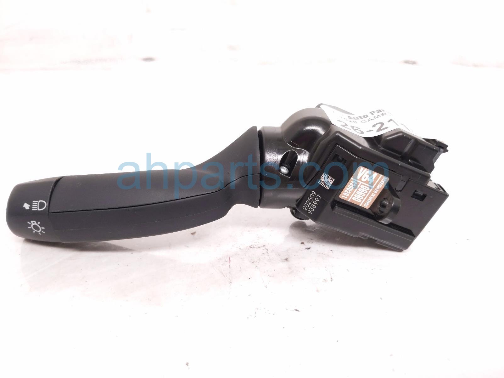 Toyota HEADLAMP / SIGNAL COLUMN SWITCH