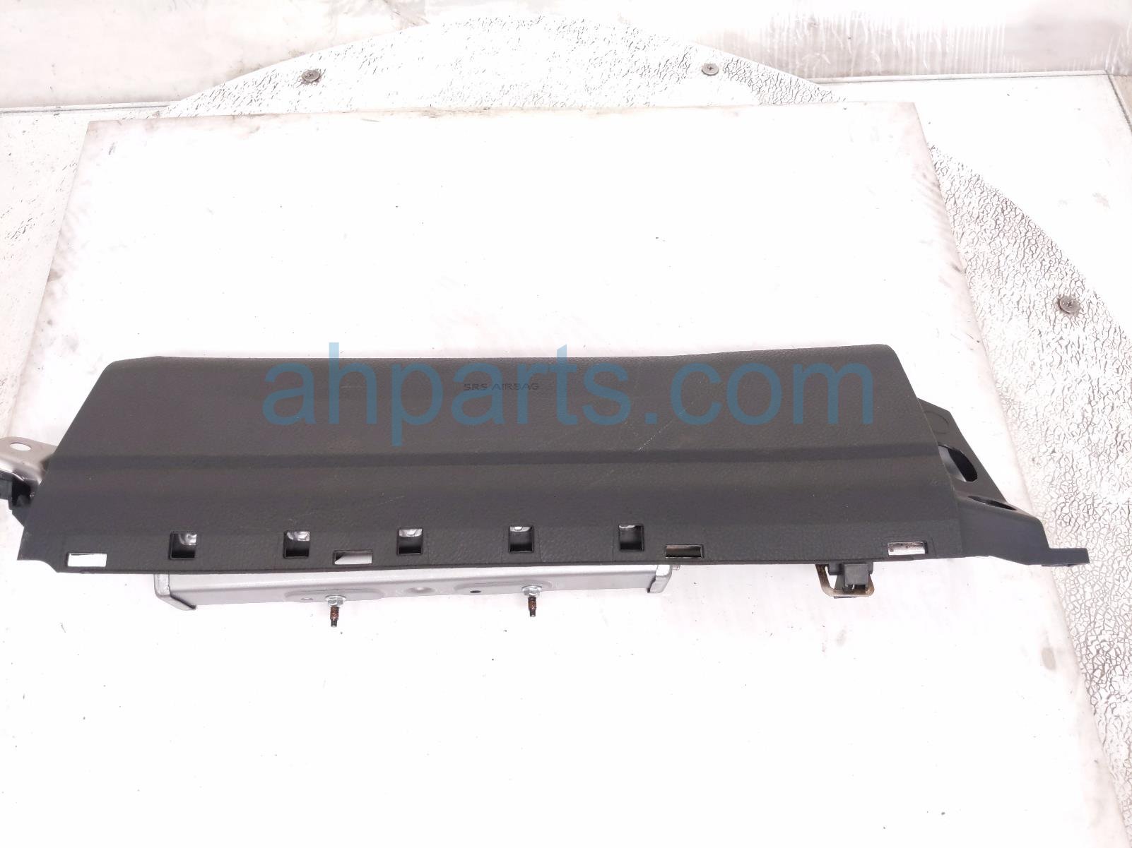 Toyota PASSENGER KNEE AIR BAG