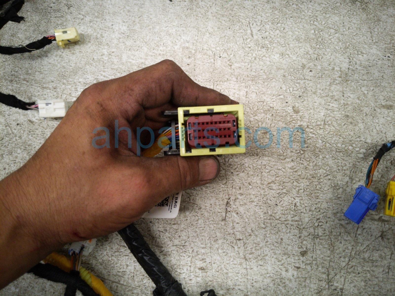 2022 Hyundai Elantra Dash Instrument Wire Harness Sel 91700 AB040 Replacement 2022 Hyundai Elantra Dash Instrument Wire Harness Sel 91700 AB040 Replacement thumbnail