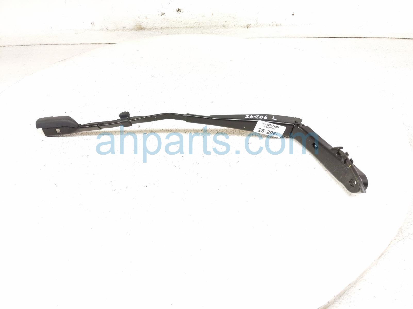 Honda LH WINDSHIELD WIPER ARM