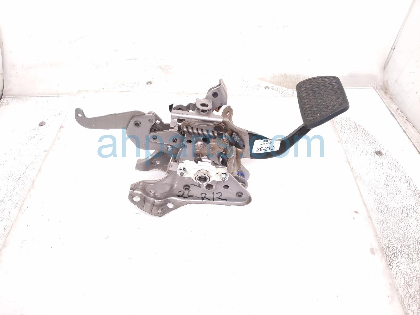 Toyota BRAKE PEDAL ASSY FL - 2.5L HYBRID