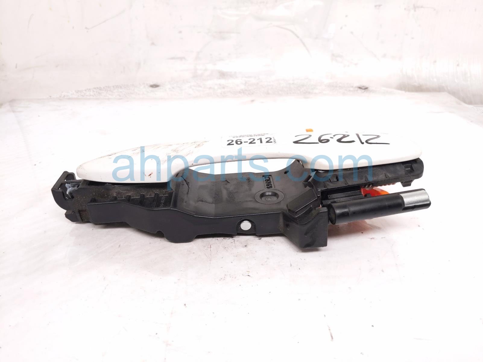 Toyota RR/RH EXTERIOR DOOR HANDLE - WHITE