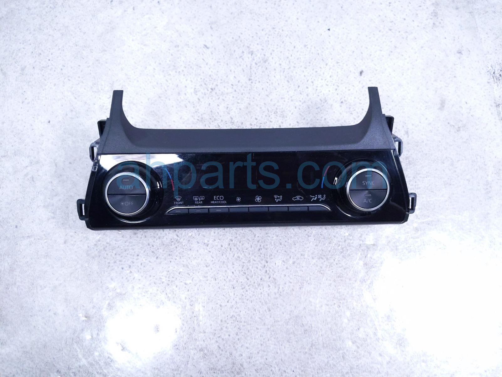 Toyota A/C HEATER CLIMATE CONTROLS(ON DASH)