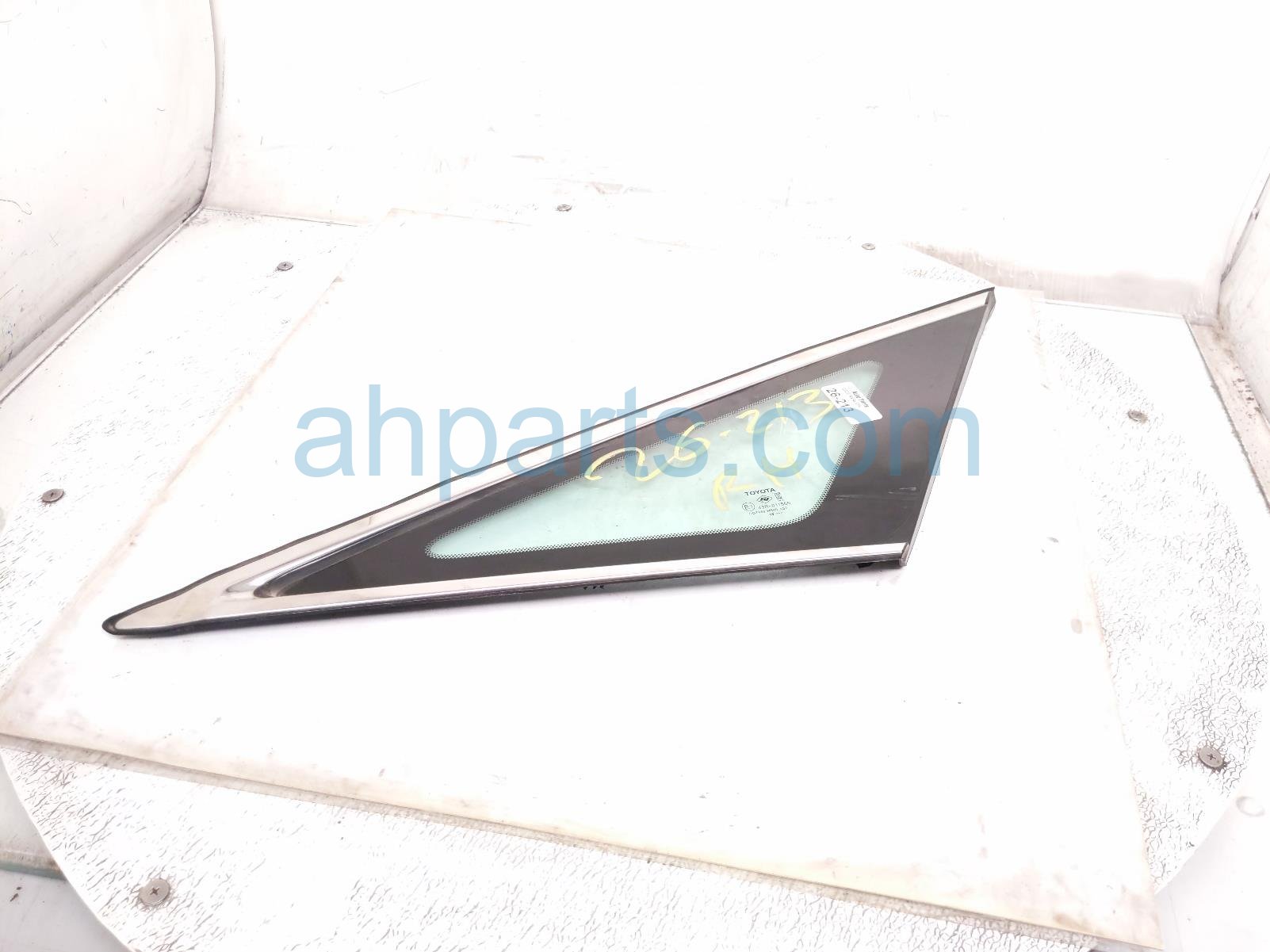 Toyota RH QUARTER WINDOW GLASS