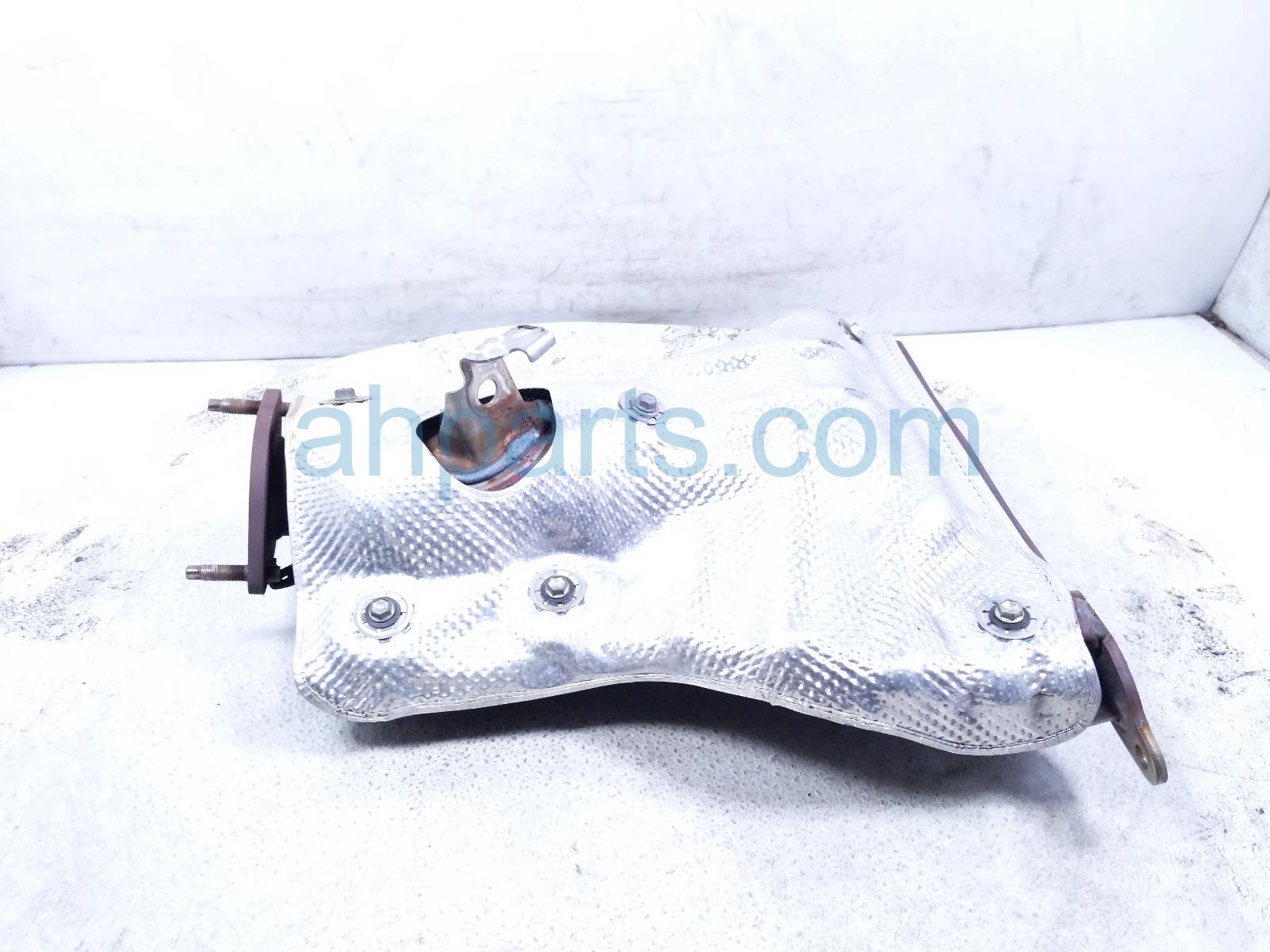 2020 Toyota Avalon Front Exhaust Manifold 17141 F0030 Replacement 2020 Toyota Avalon Front Exhaust Manifold 17141 F0030 Replacement thumbnail