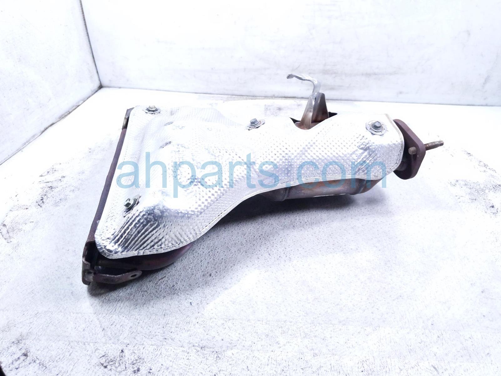2020 Toyota Avalon Front Exhaust Manifold 17141 F0030 Replacement 2020 Toyota Avalon Front Exhaust Manifold 17141 F0030 Replacement thumbnail