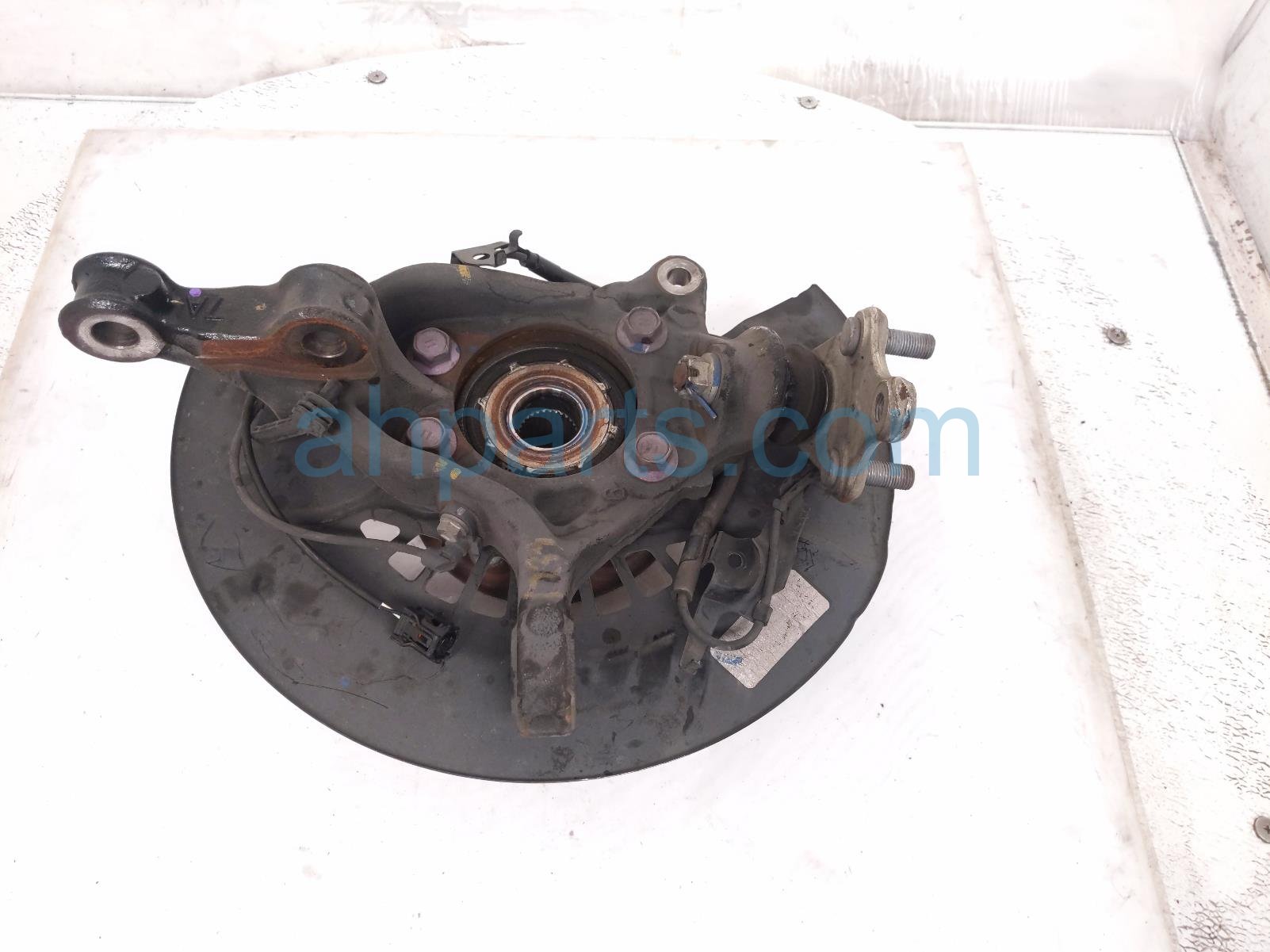 Toyota FR/LH SPINDLE KNUCKLE HUB *chk