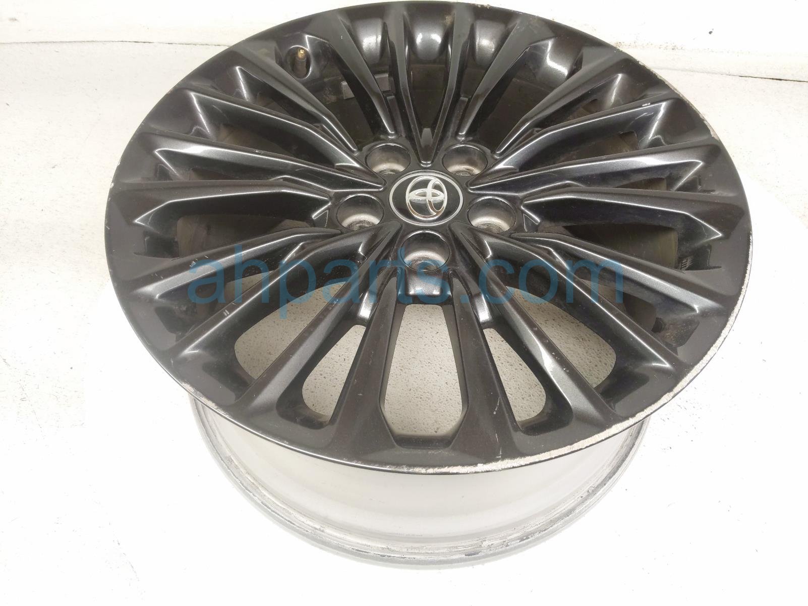 2020 Toyota Avalon Rear Passenger Wheel / Rim 42611 07150 Replacement 2020 Toyota Avalon Rear Passenger Wheel / Rim 42611 07150 Replacement thumbnail