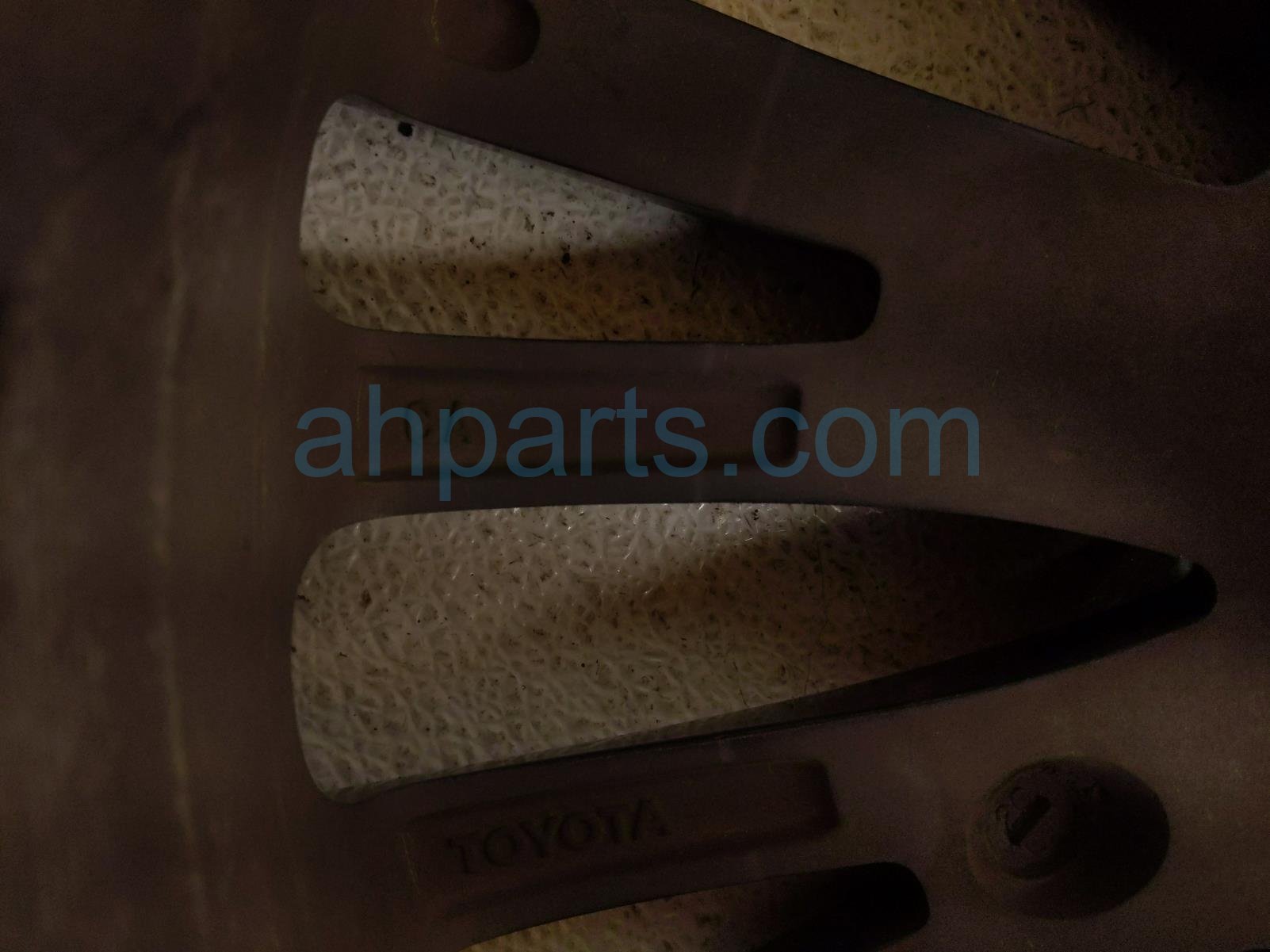 2020 Toyota Avalon Rear Passenger Wheel / Rim 42611 07150 Replacement 2020 Toyota Avalon Rear Passenger Wheel / Rim 42611 07150 Replacement thumbnail