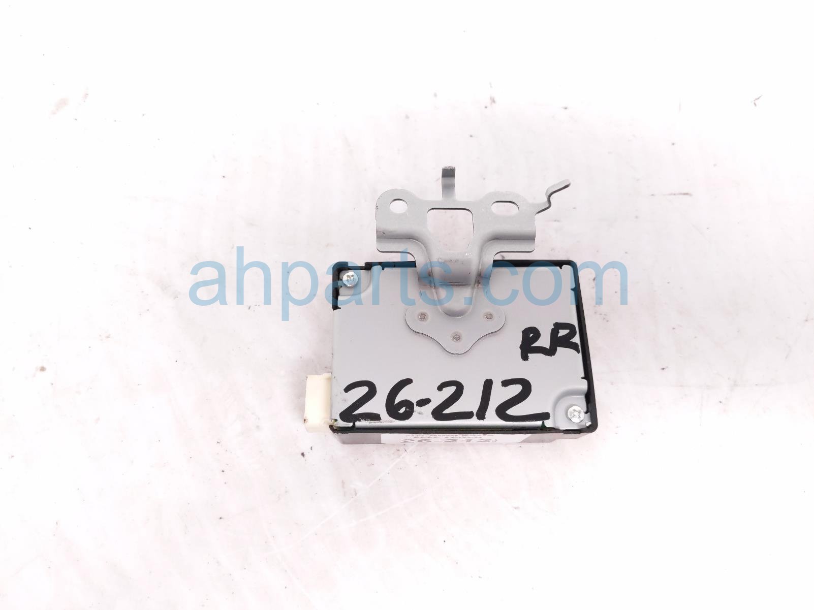 Toyota KEYS & TPMS RECEIVER - RR/RH