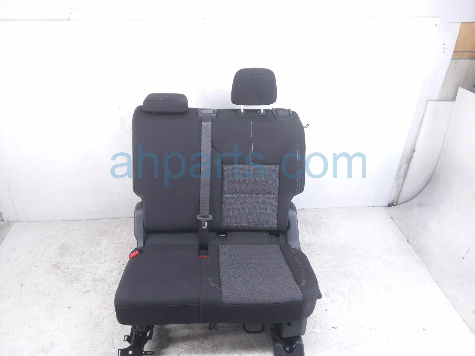 2026 GMC Acadia Back (2nd Row) Rear Driver 2nd Row Seat Grey Clth 26548812 Replacement 2026 GMC Acadia Back (2nd Row) Rear Driver 2nd Row Seat Grey Clth 26548812 Replacement thumbnail