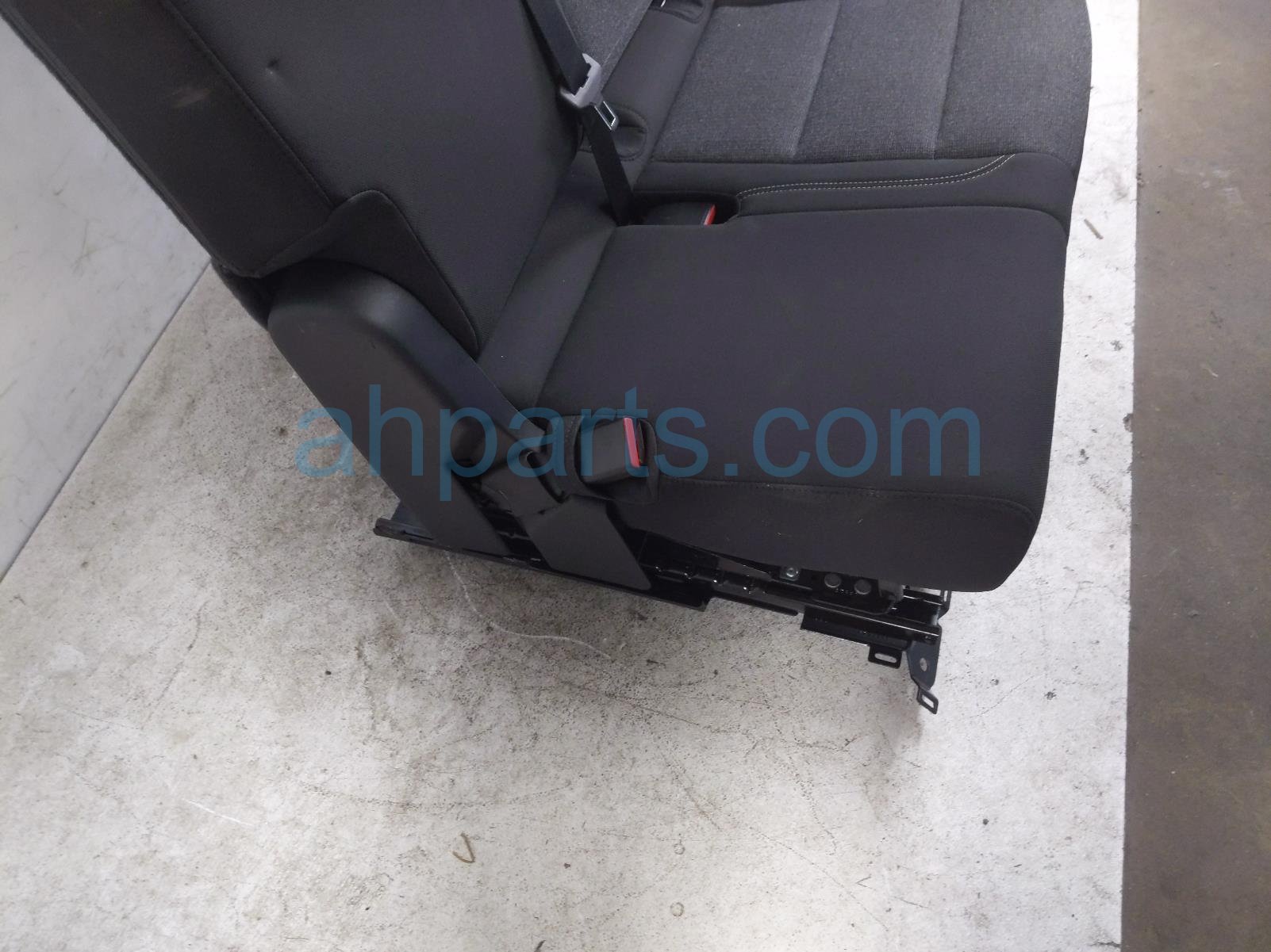 2026 GMC Acadia Back (2nd Row) Rear Driver 2nd Row Seat Grey Clth 26548812 Replacement 2026 GMC Acadia Back (2nd Row) Rear Driver 2nd Row Seat Grey Clth 26548812 Replacement thumbnail