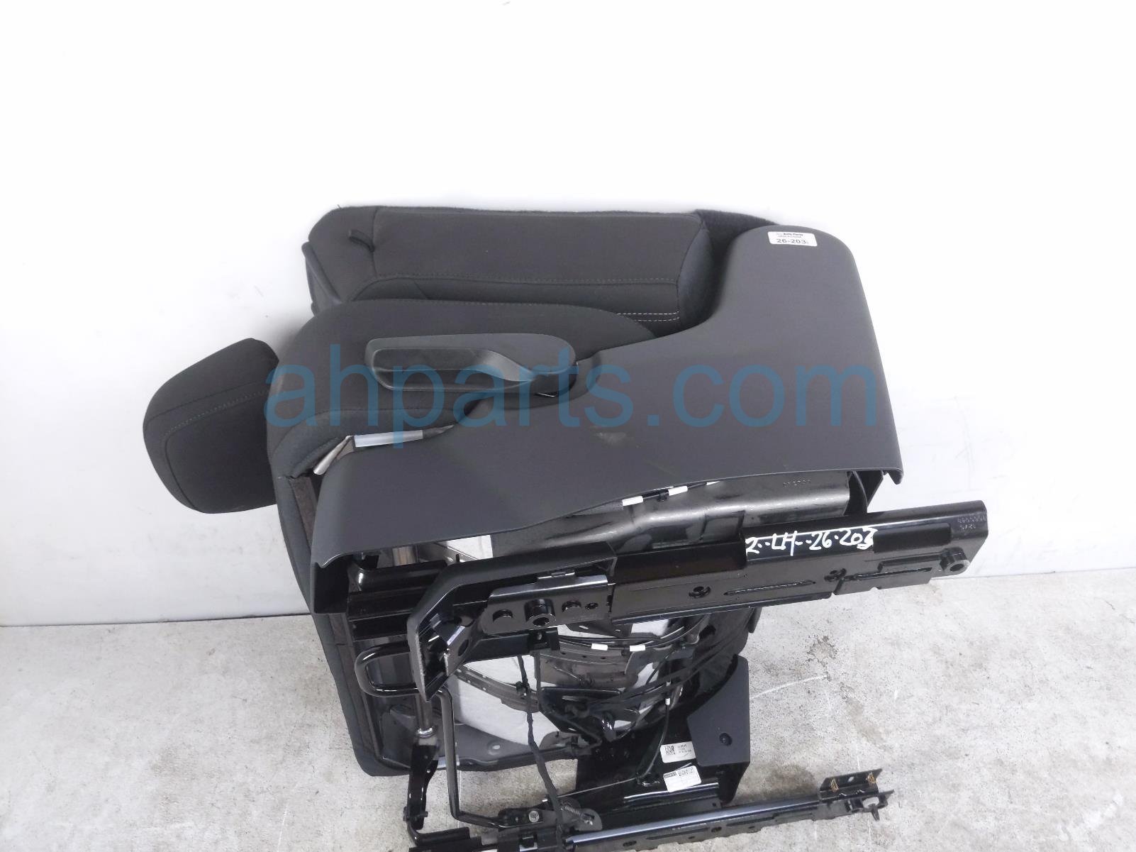 2026 GMC Acadia Back (2nd Row) Rear Driver 2nd Row Seat Grey Clth 26548812 Replacement 2026 GMC Acadia Back (2nd Row) Rear Driver 2nd Row Seat Grey Clth 26548812 Replacement thumbnail