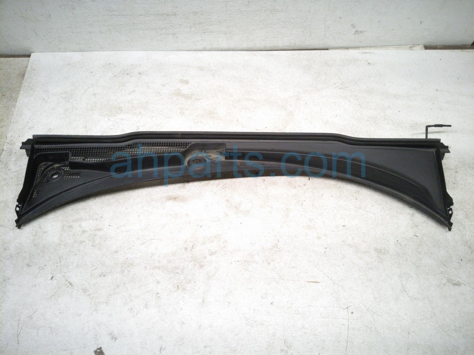 Honda WINDSHIELD COWL GRILLE PANEL