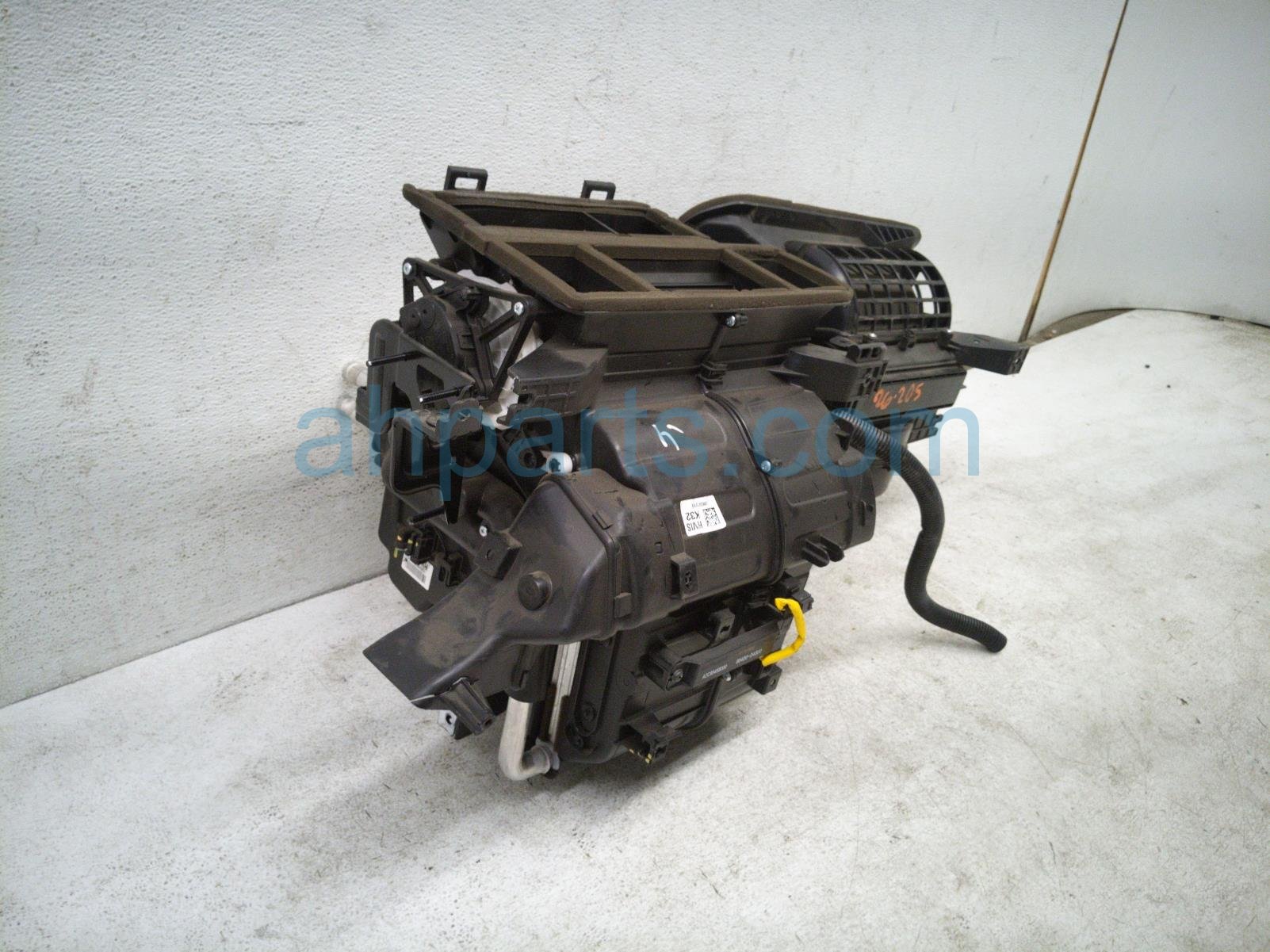 2020 Hyundai Veloster A/c Heater Core W/blower Motor 97205 J3010 Replacement 2020 Hyundai Veloster A/c Heater Core W/blower Motor 97205 J3010 Replacement thumbnail