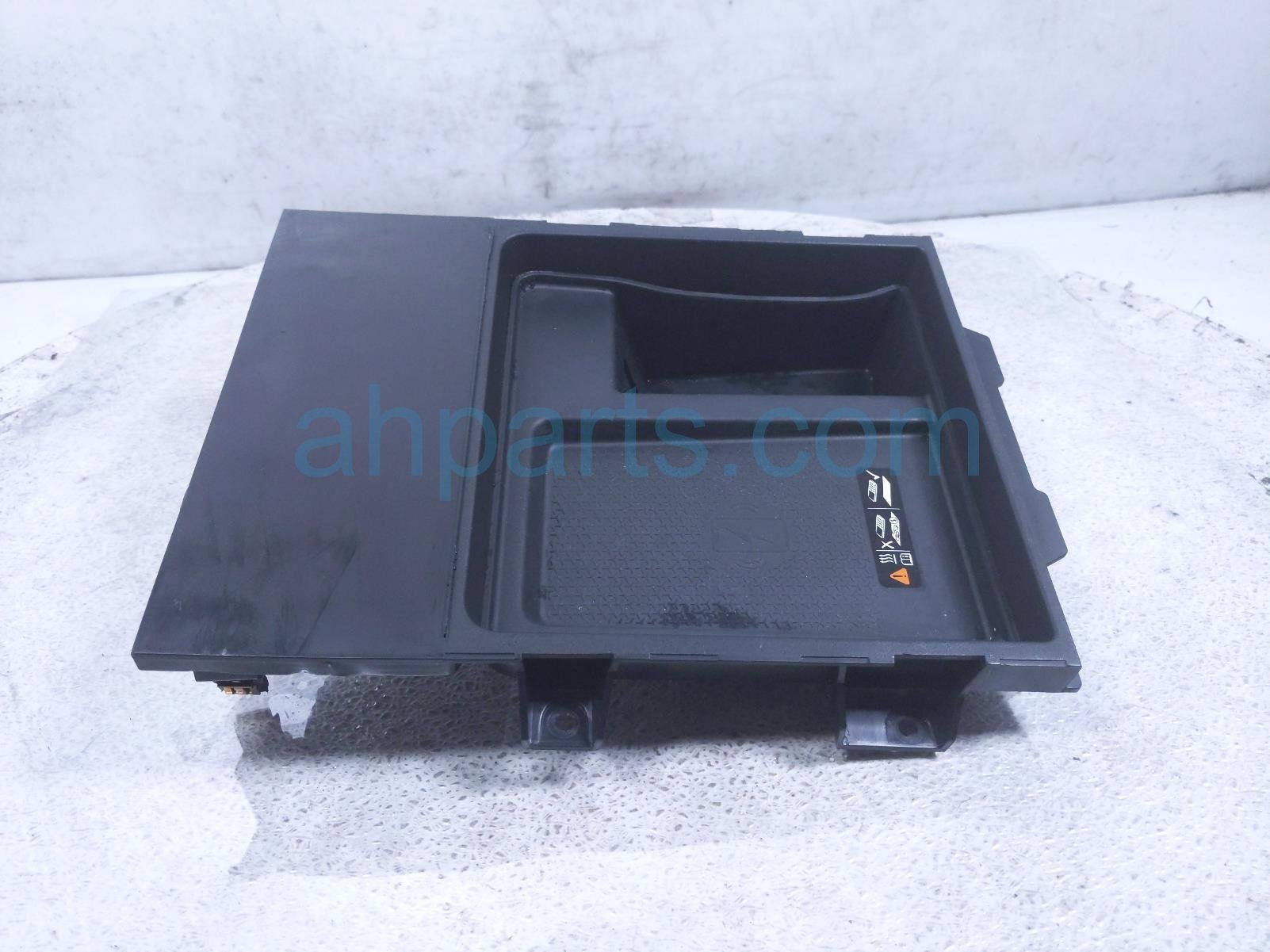 2026 GMC Acadia Center Console Storage Pocket gry 26513572 Replacement 2026 GMC Acadia Center Console Storage Pocket gry 26513572 Replacement thumbnail