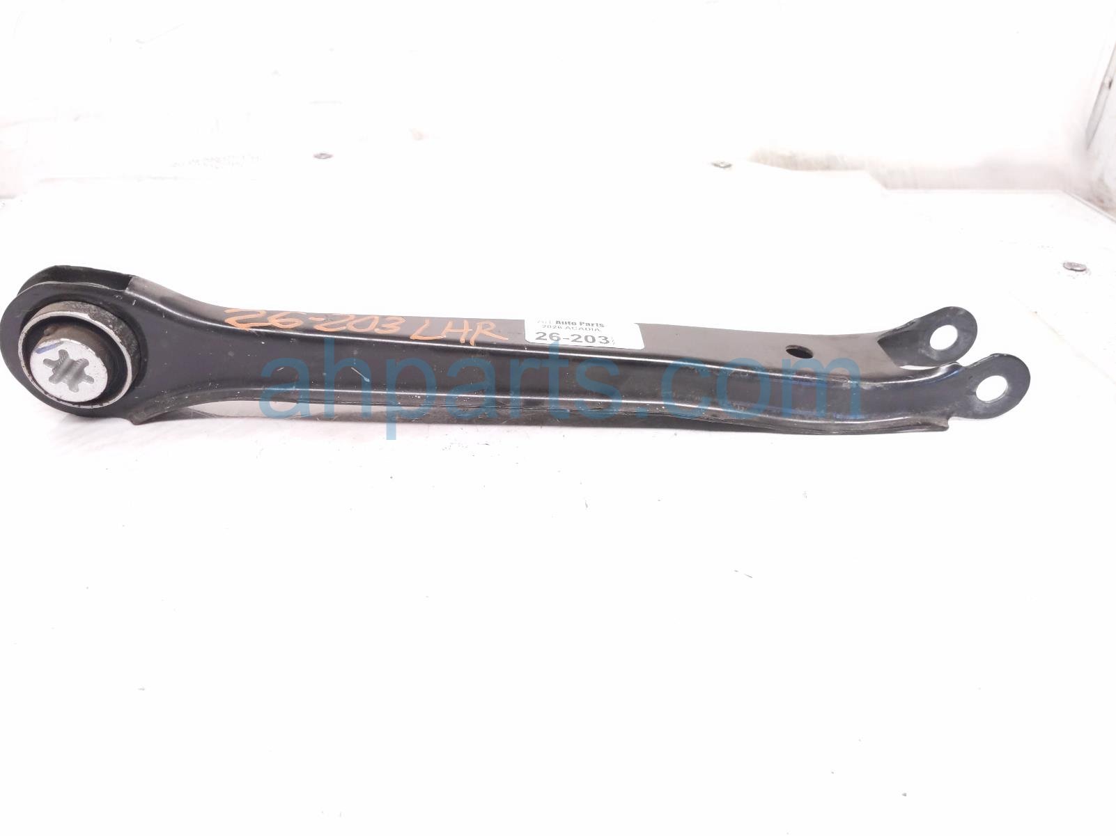 GMC RR/LH LATERAL LOWER CONTROL ARM GMC RR/LH LATERAL LOWER CONTROL ARM