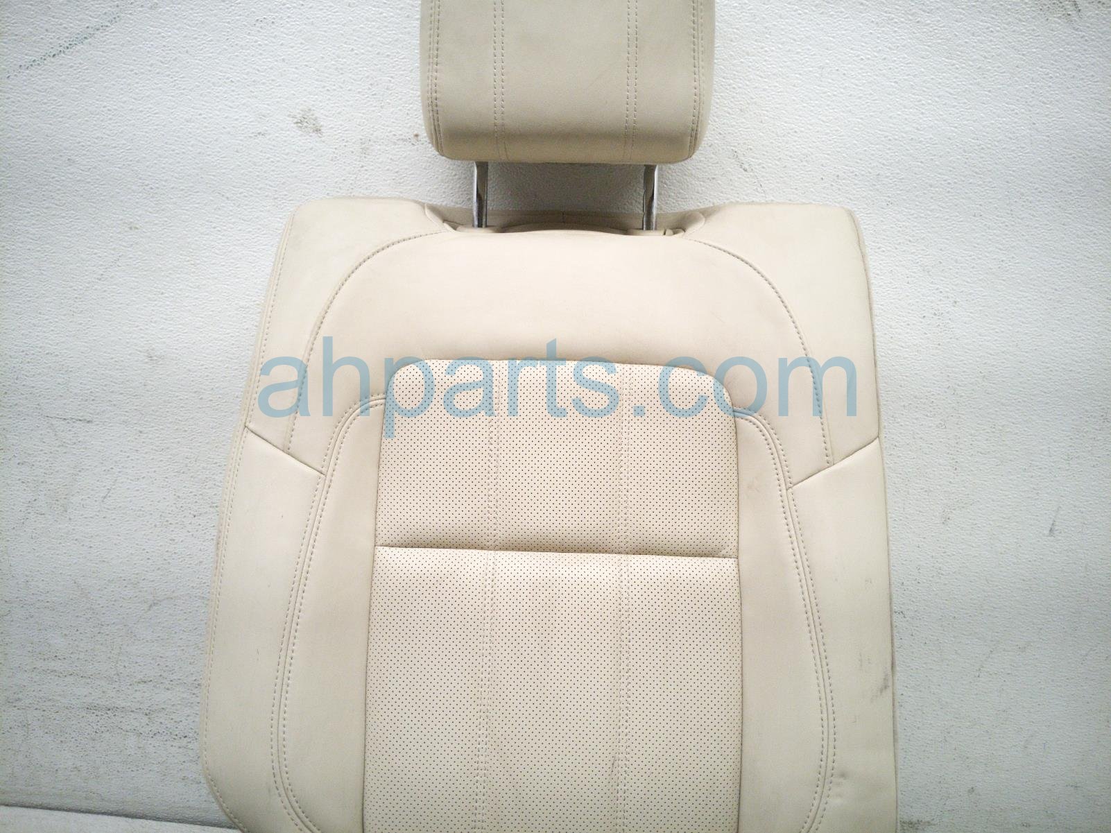 2020 Land Rover Range Rover Sport (2nd Row) Rear Passenger 2nd Row Seat Backrest ivory JK52 613A10 AA1 Replacement 2020 Land Rover Range Rover Sport (2nd Row) Rear Passenger 2nd Row Seat Backrest ivory JK52 613A10 AA1 Replacement thumbnail