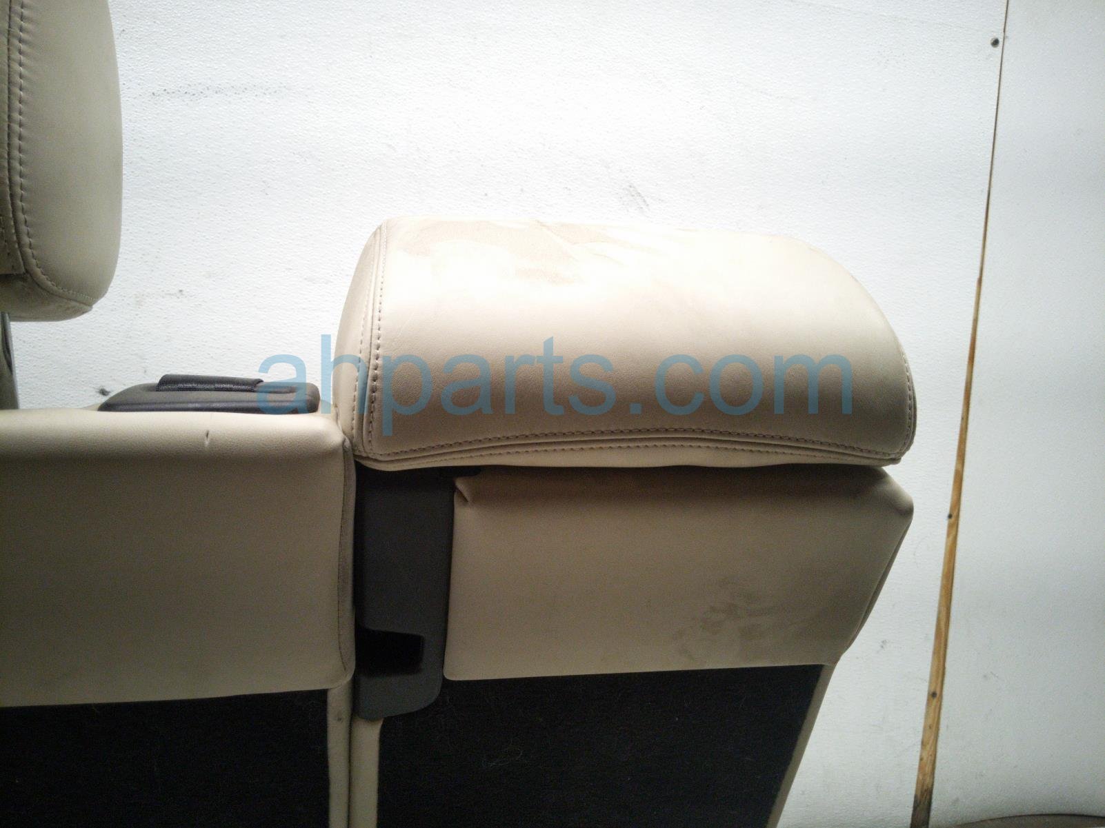 2020 Land Rover Range Rover Sport Rear / Back (2nd Row) 2nd Row Driver Seat Ivory Lthr LR147780 Replacement 2020 Land Rover Range Rover Sport Rear / Back (2nd Row) 2nd Row Driver Seat Ivory Lthr LR147780 Replacement thumbnail