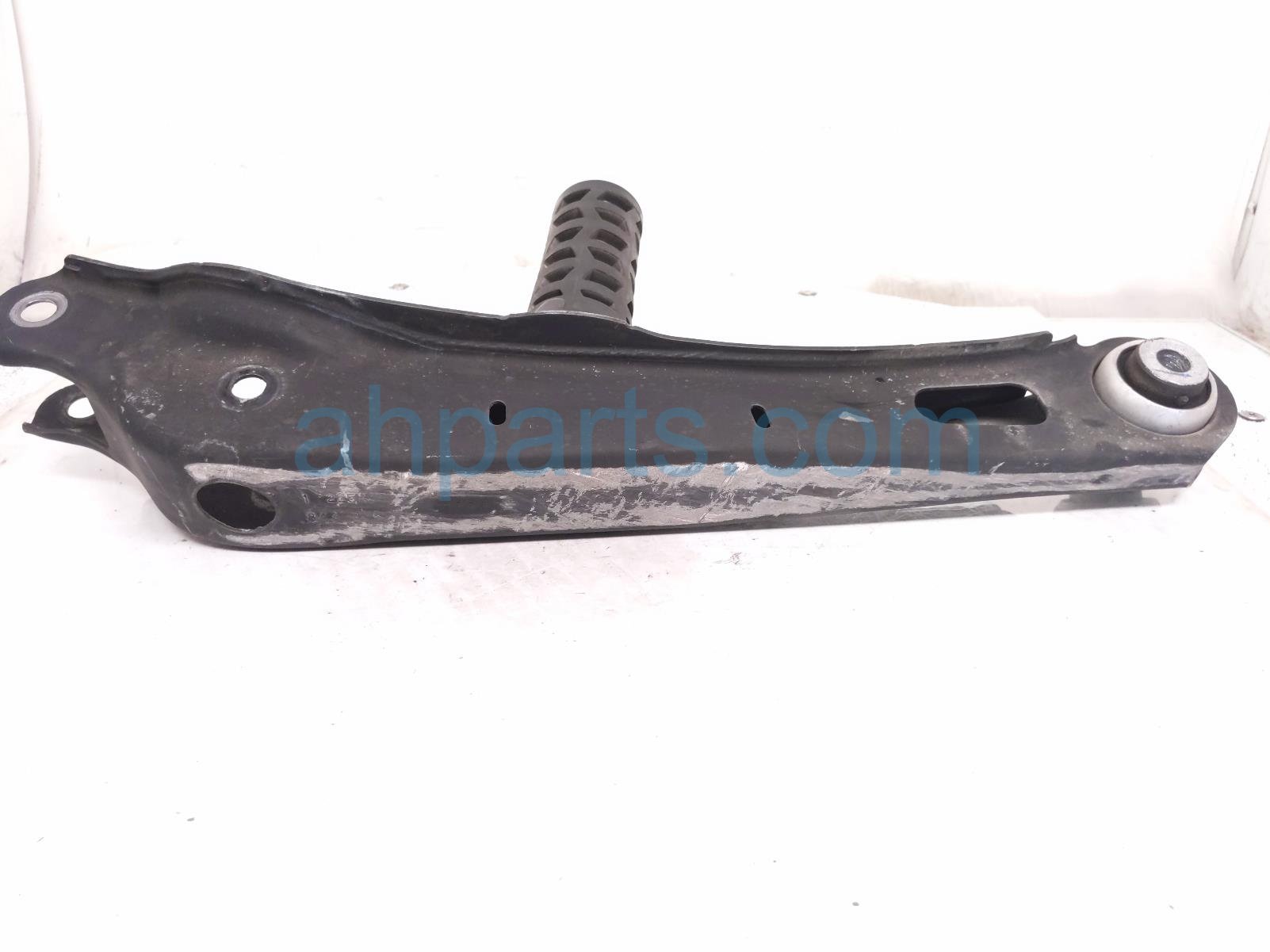 2026 GMC Acadia Rear Driver Lateral Lower Control Arm 84862994 Replacement 2026 GMC Acadia Rear Driver Lateral Lower Control Arm 84862994 Replacement thumbnail