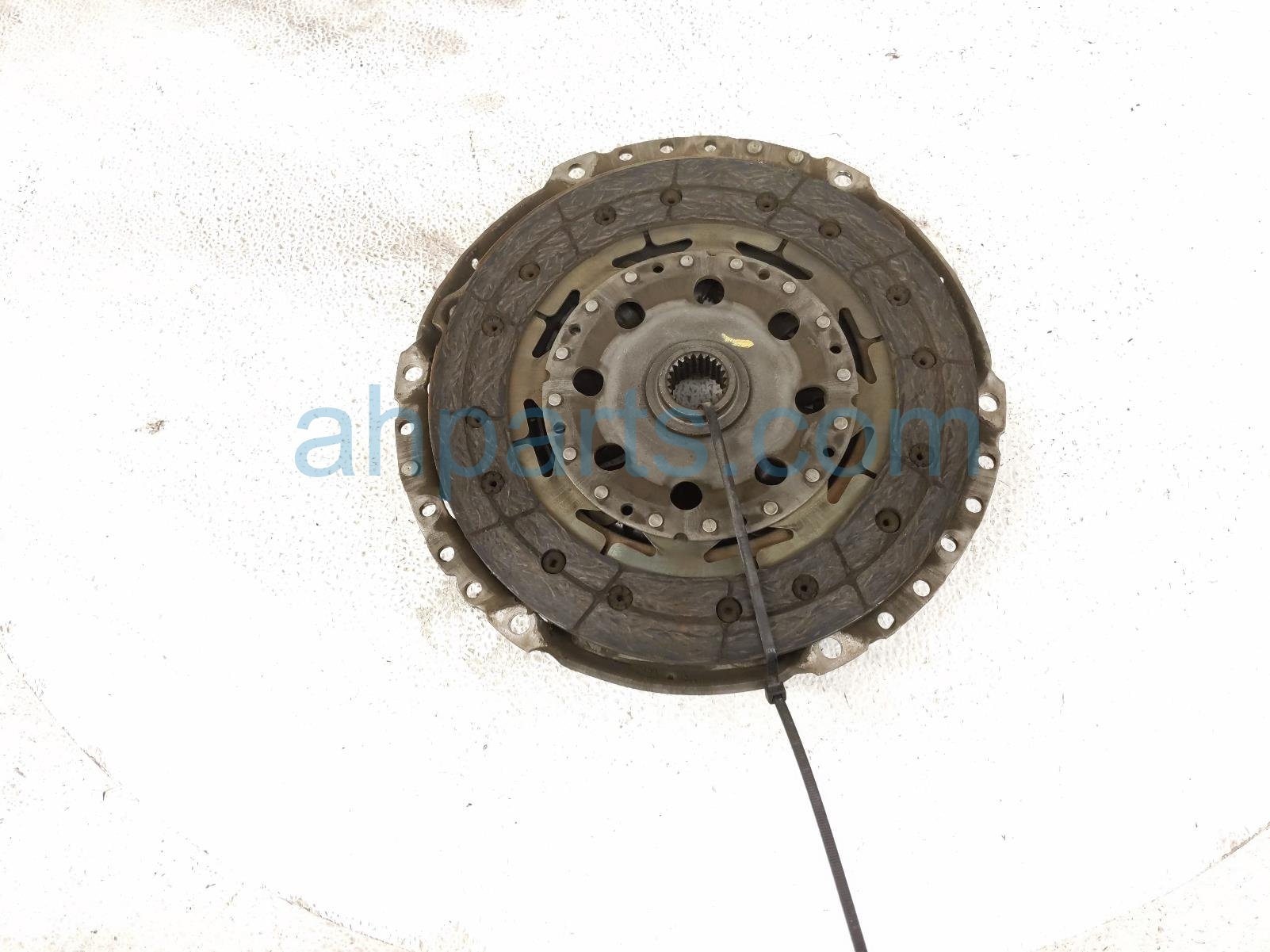 2020 Hyundai Veloster Disc Clutch Pressure Plate 2.0t Mt 41300 24050 Replacement 2020 Hyundai Veloster Disc Clutch Pressure Plate 2.0t Mt 41300 24050 Replacement thumbnail