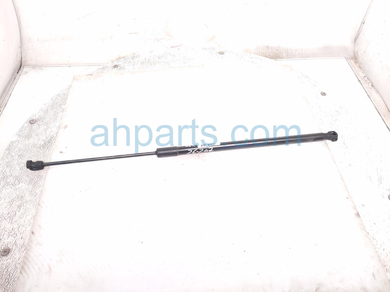 Volkswagen LH TAILGATE LIFT SUPPORT STRUT