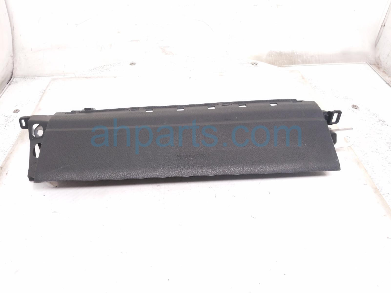 Toyota PASSENGER KNEE AIR BAG