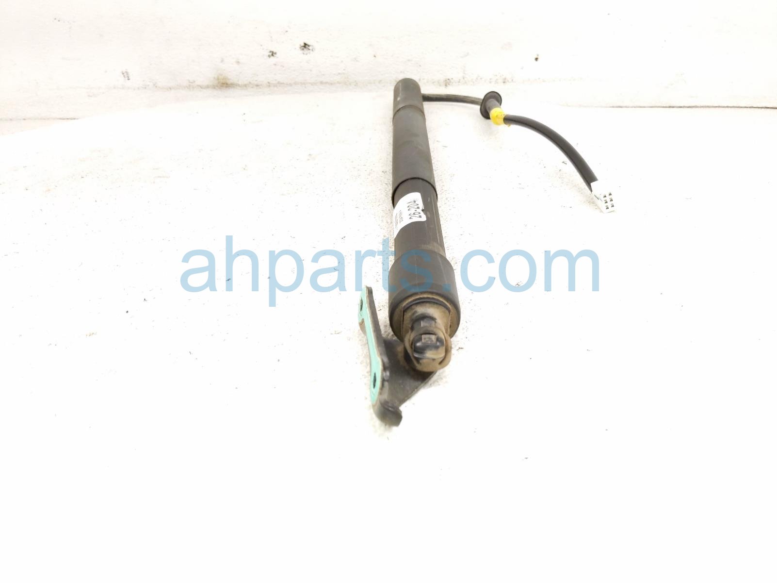 2024 Toyota Rav 4 Rear Tail Window Regulator Driver Power Liftgate Strut Actuator 68920 0R130 Replacement 2024 Toyota Rav 4 Rear Tail Window Regulator Driver Power Liftgate Strut Actuator 68920 0R130 Replacement thumbnail