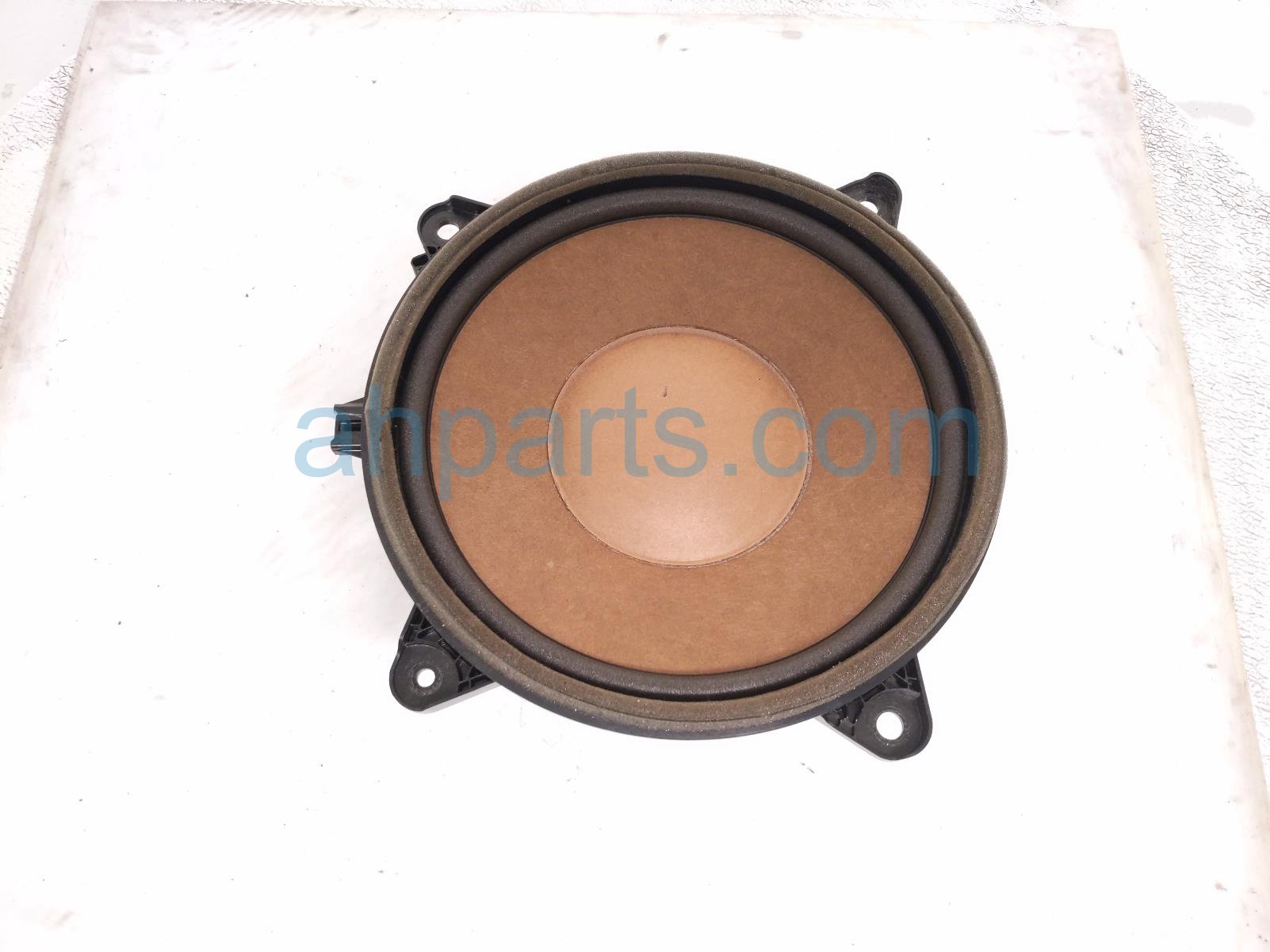 Toyota FR/LH DOOR SPEAKER