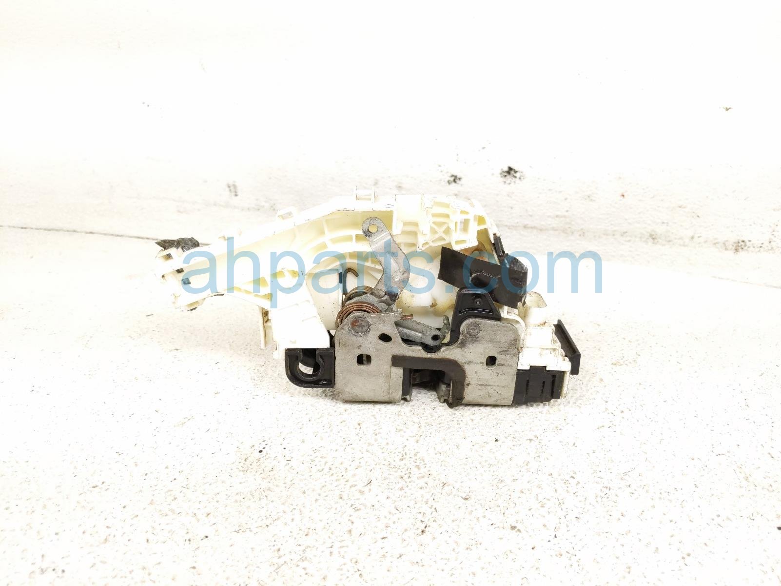 2019 Chrysler 300 Front Passenger Door Lock Actuator Latch 68104004AA Replacement 2019 Chrysler 300 Front Passenger Door Lock Actuator Latch 68104004AA Replacement thumbnail