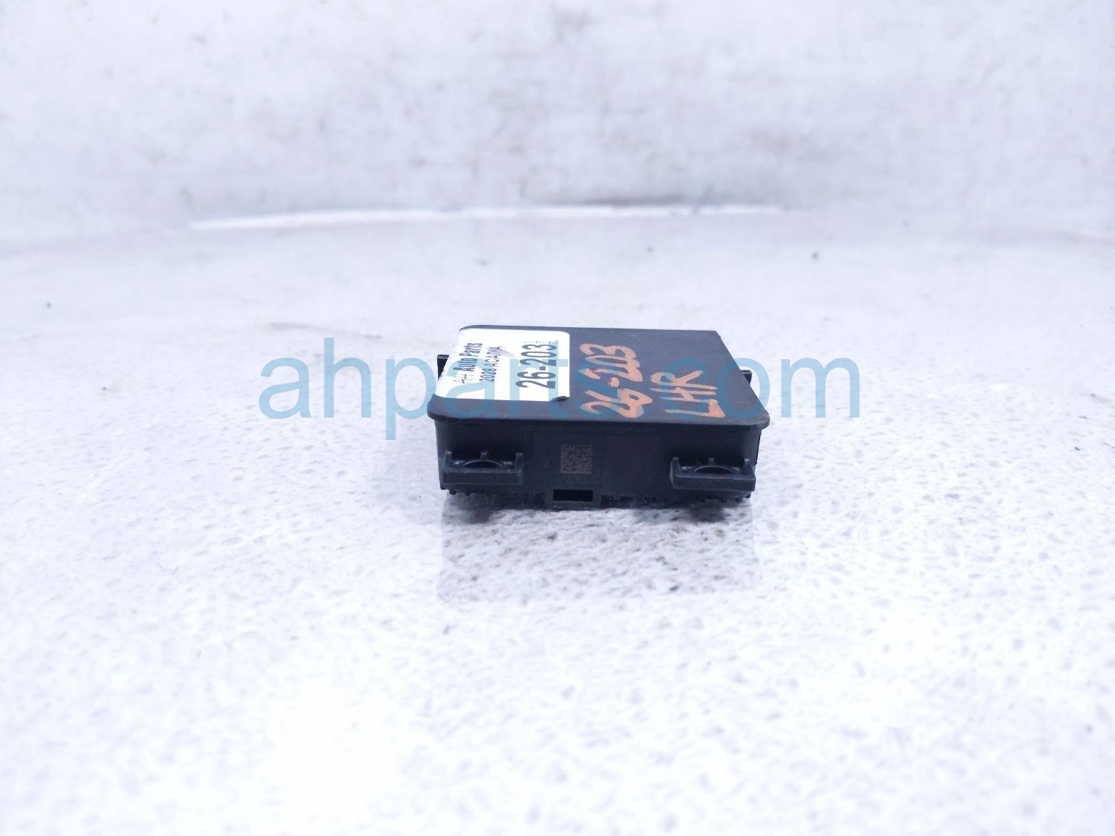 2026 GMC Acadia Rear Driver Blind Spot Radar Sensor 85698872 Replacement 2026 GMC Acadia Rear Driver Blind Spot Radar Sensor 85698872 Replacement thumbnail