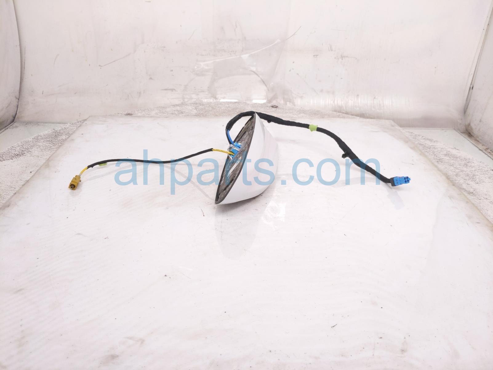 2026 GMC Acadia Roof Antenna Assy White 26553620 Replacement 2026 GMC Acadia Roof Antenna Assy White 26553620 Replacement thumbnail