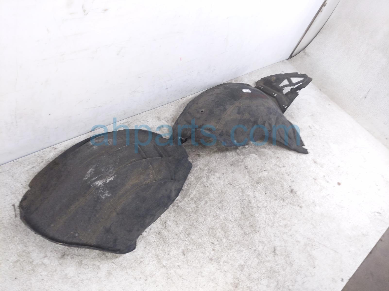 2017 Chevy Malibu Front Driver Inner Fender Liner 84062806 Replacement 2017 Chevy Malibu Front Driver Inner Fender Liner 84062806 Replacement thumbnail