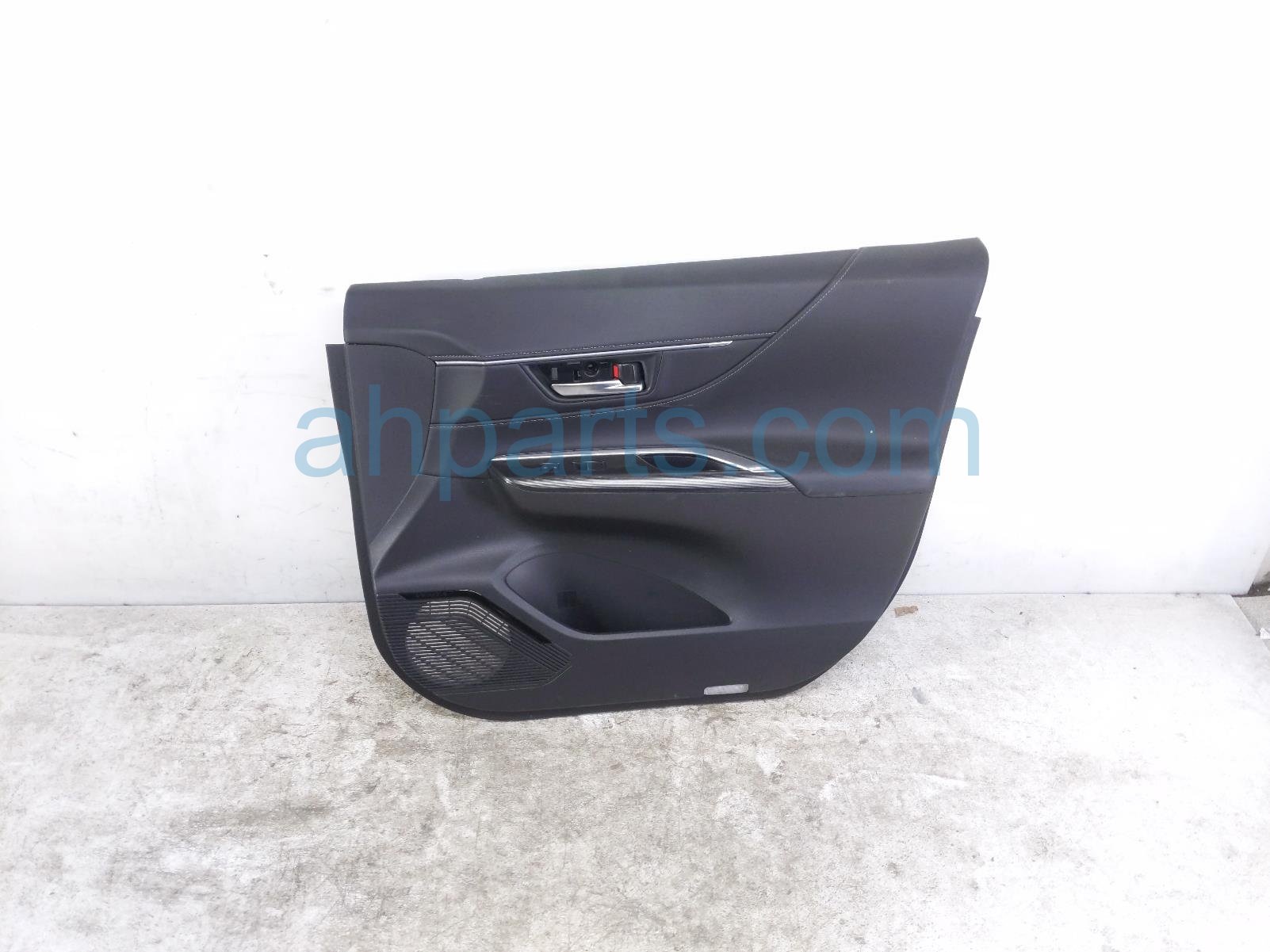 Toyota FR/RH DOOR TRIM PANEL - BLACK
