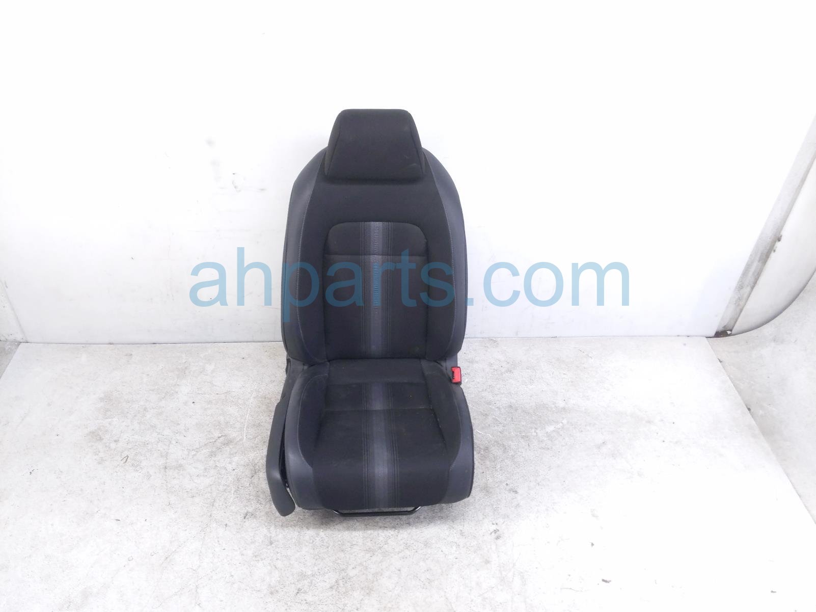 Honda FR/RH SEAT - BLACK - W/O AIRBAG*