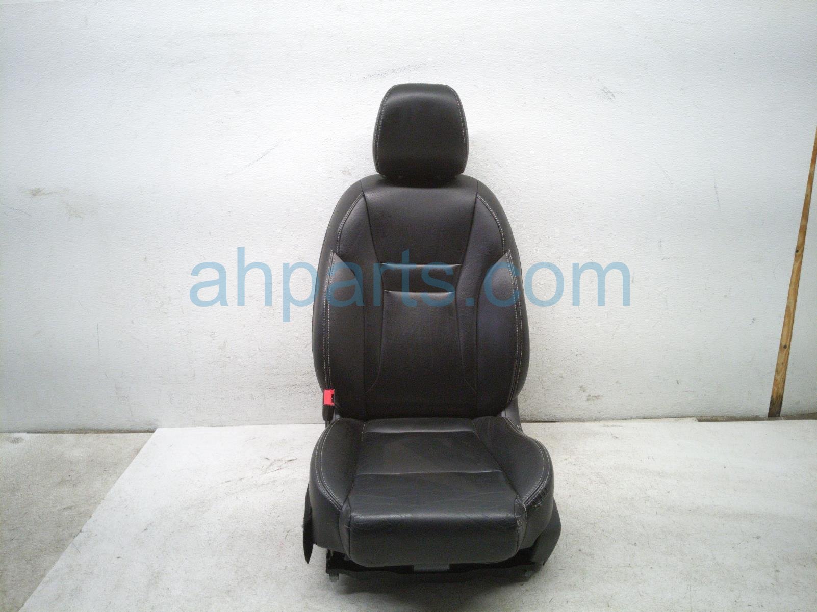 Nissan FR/LH SEAT - BLACK - W/ AIRBAG *KATZ