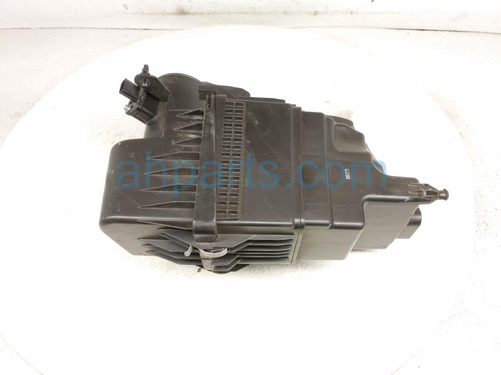 Nissan AIR CLEANER INTAKE BOX